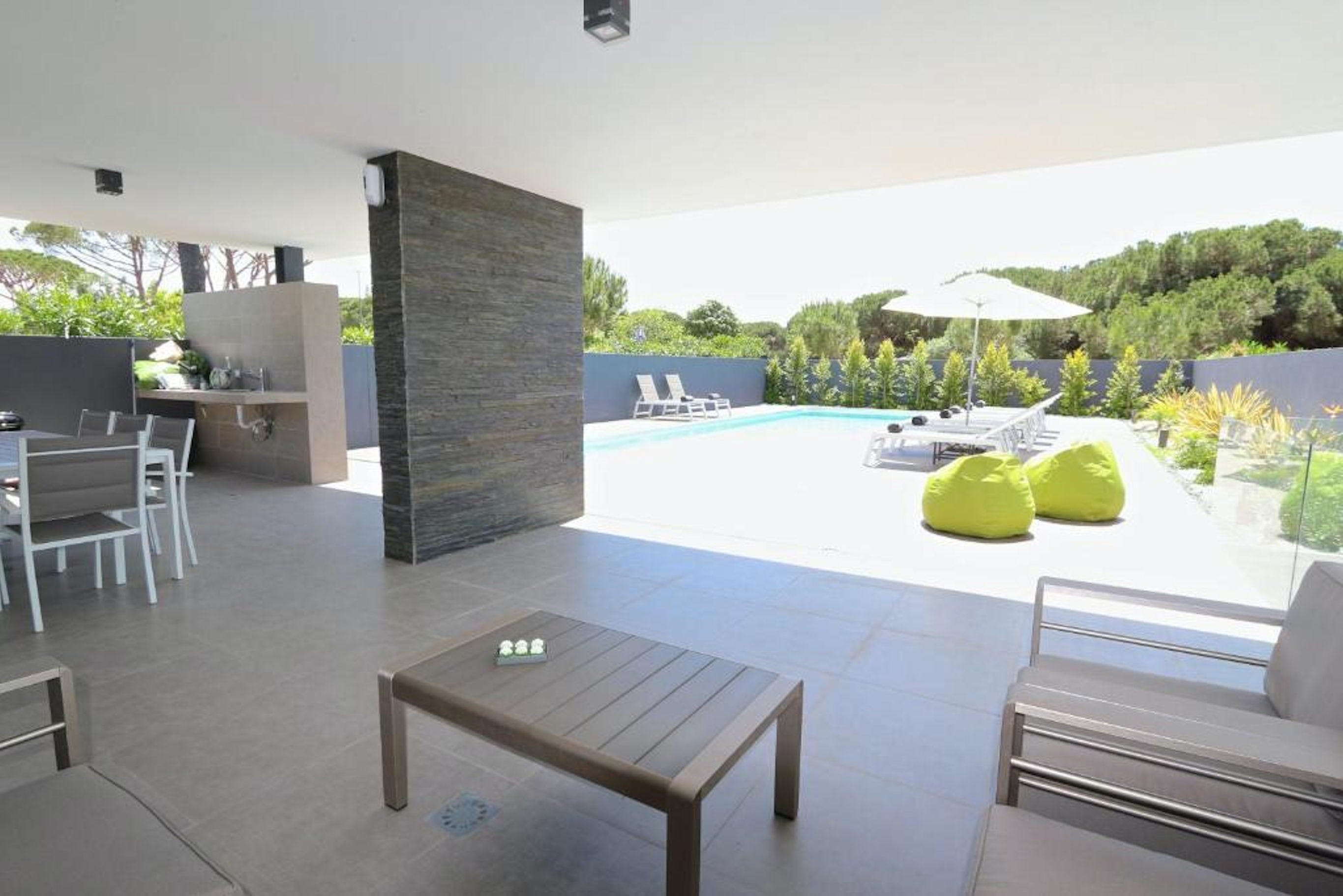 Villa Safira Vale Lobo Quarteira: Luxury 6-Bedroom Villa with Infinity Pool and Sea Views, Quarteira
