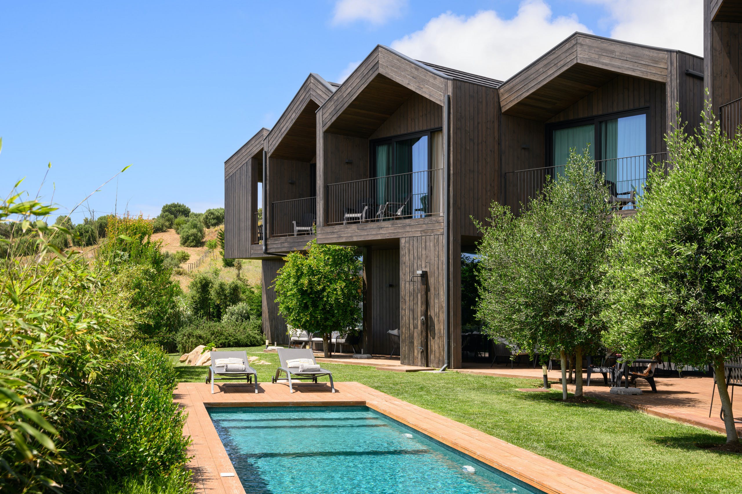 Villa Levante Azenhas Sintra: Opulent 8-Bedroom Apartment with Seaview and Pool, Sintra