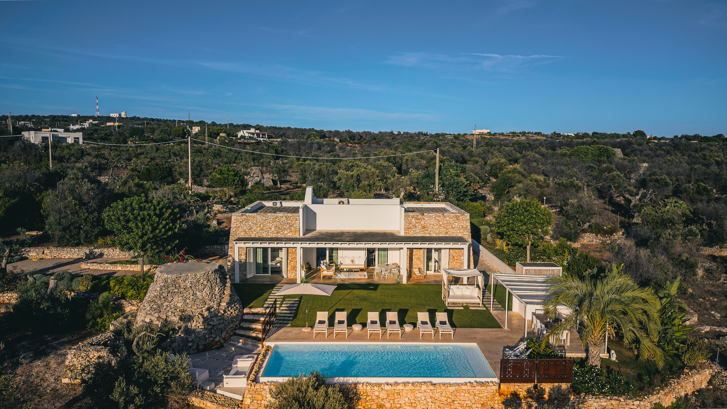 Trullo Acquaviva Tricase: Luxury 4-Bedroom Apartment with Sea Views and Pool, Tricase