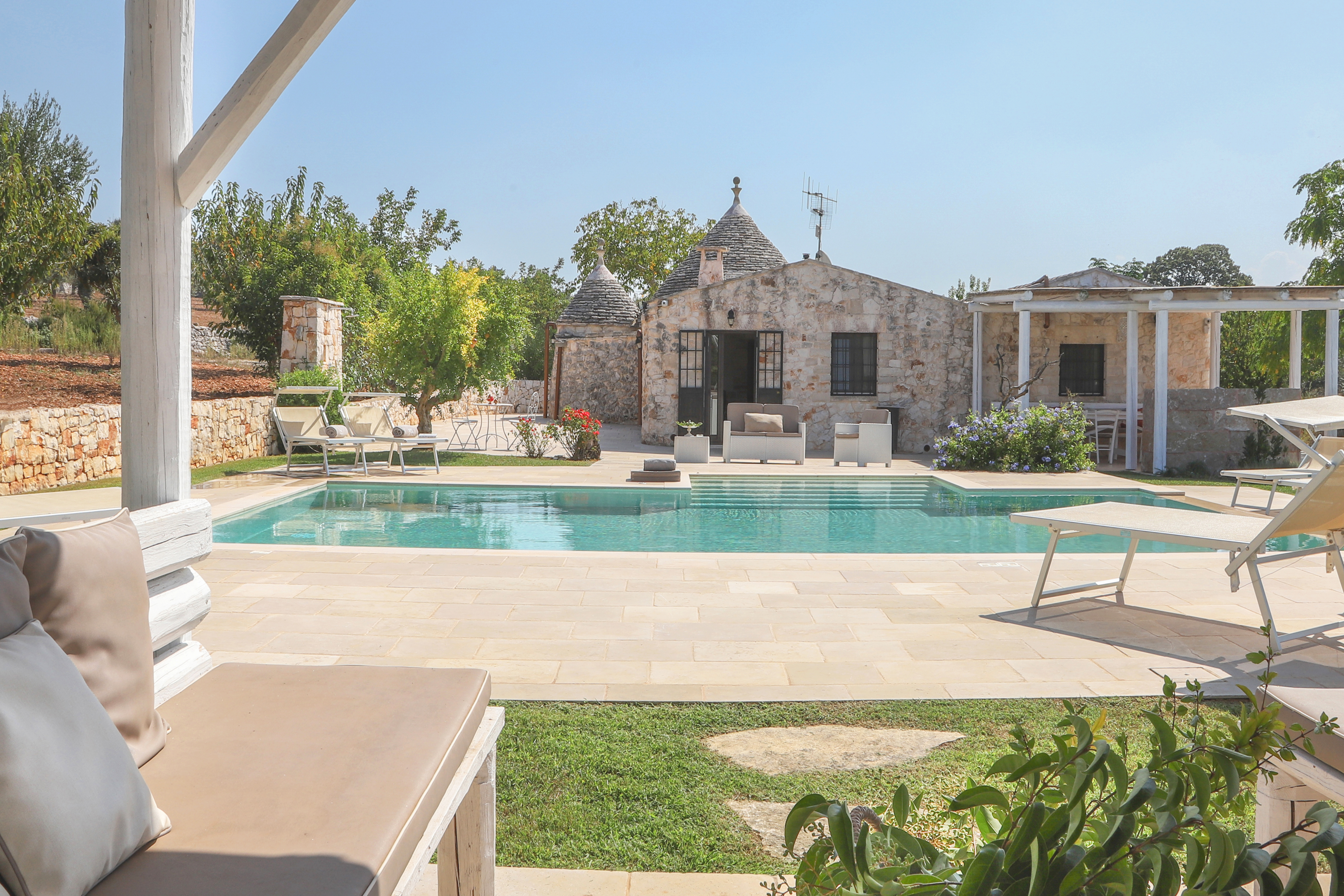 Villa Amaranto Lamie Puglia: Luxury 3-Bedroom Villa with Private Pool and Air Conditioning, Puglia
