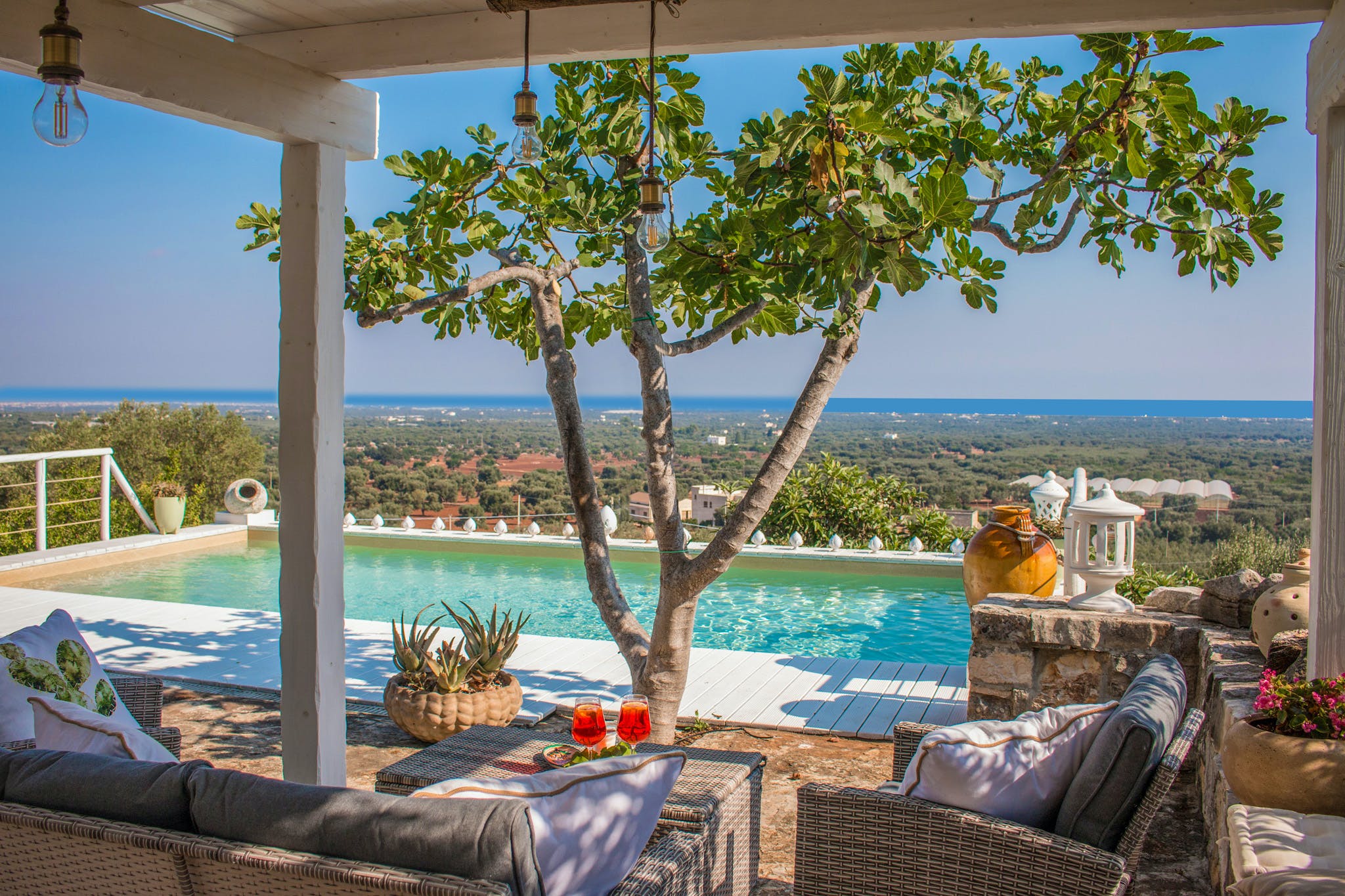 Trullo Lamione Monopoli: Luxury 3-Bedroom Villa with Pool and Sea Views, Monopoli