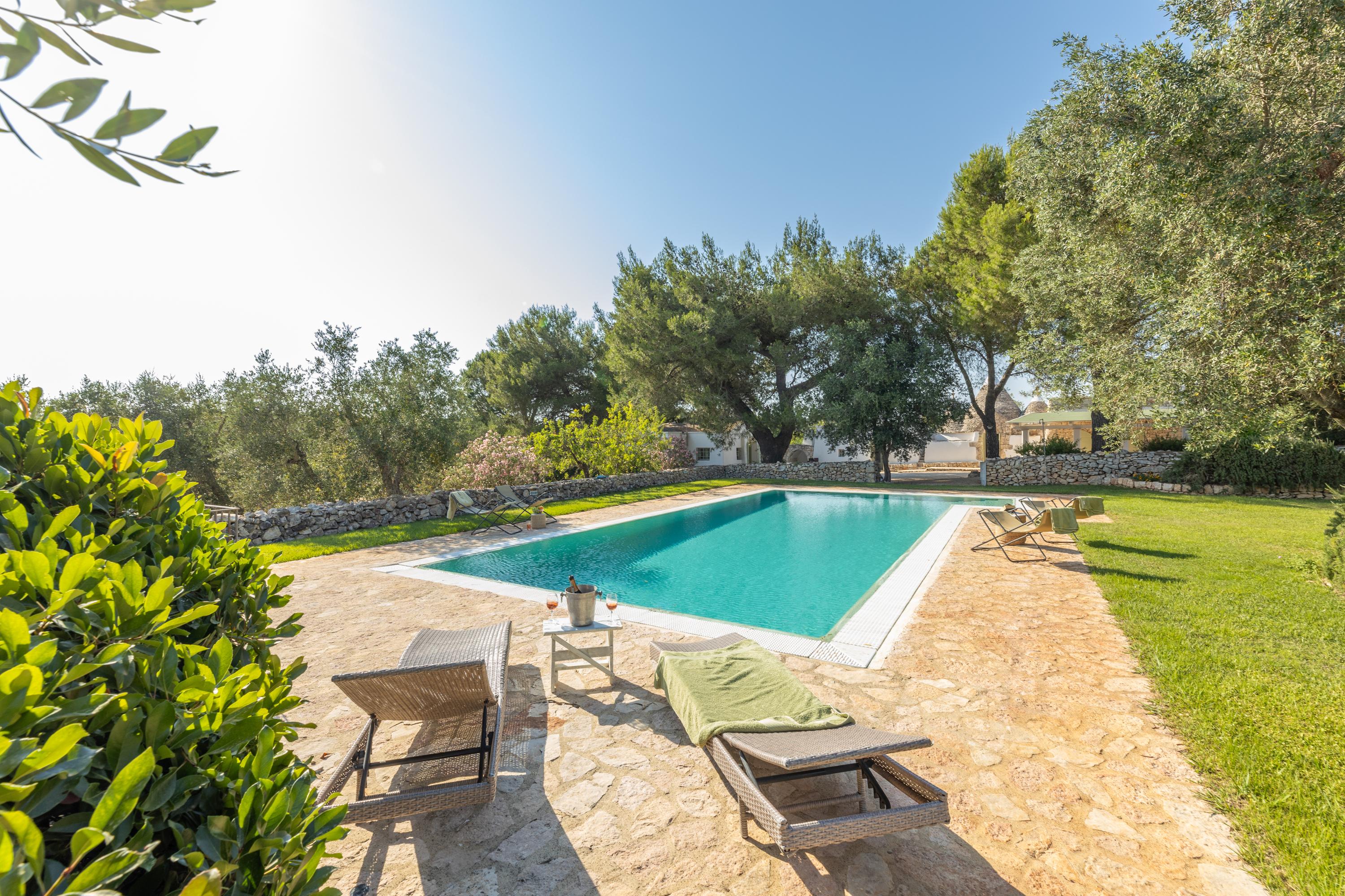 Villa Amaranto Pilone Ostuni: Spacious 4-Bedroom Apartment with Air-Con and Beach Nearby, Ostuni