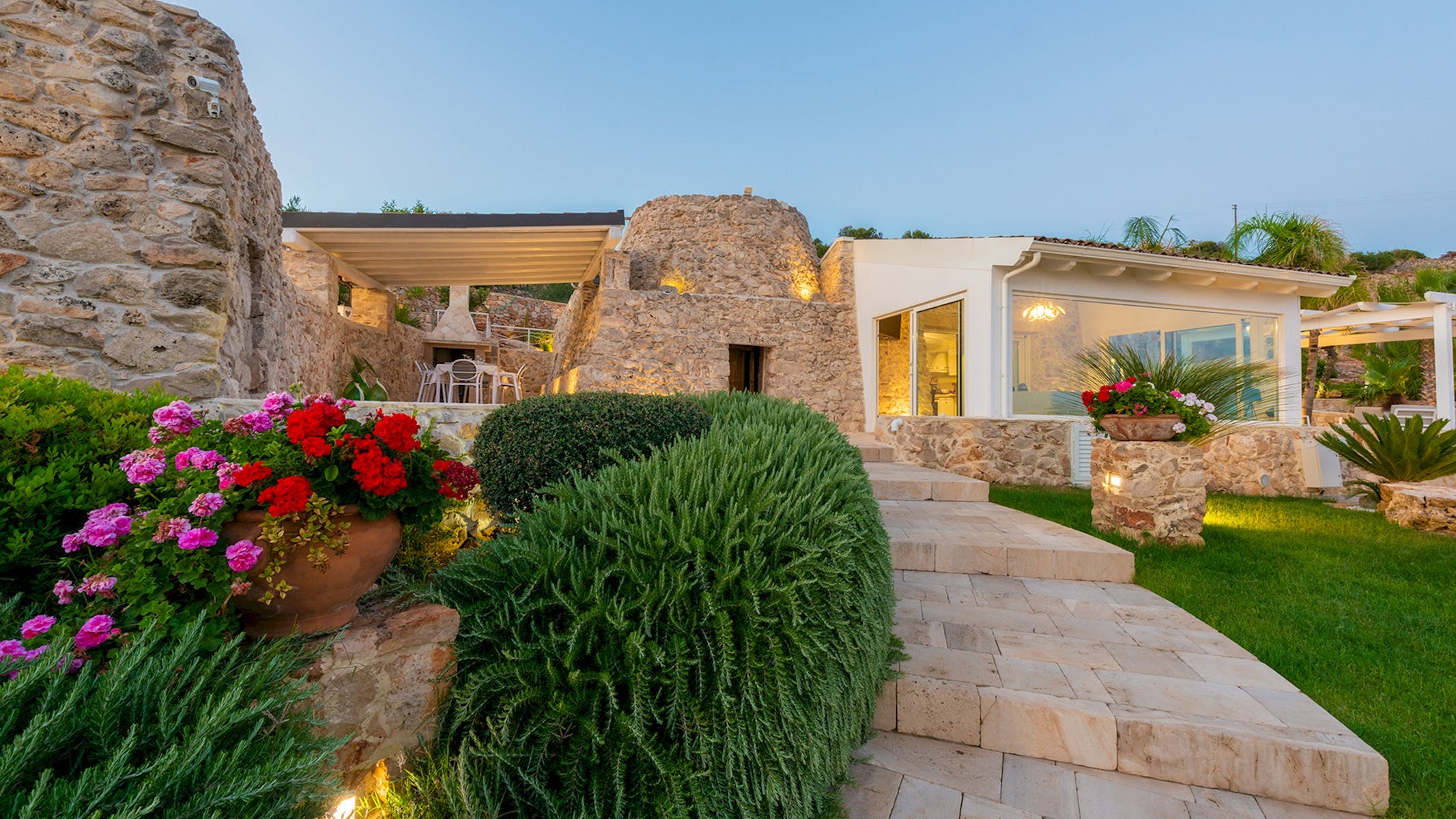 Villa Vermiglio Caprarica Tricase: Luxury 4-Bedroom Apartment with Sea Views and Pool, Tricase