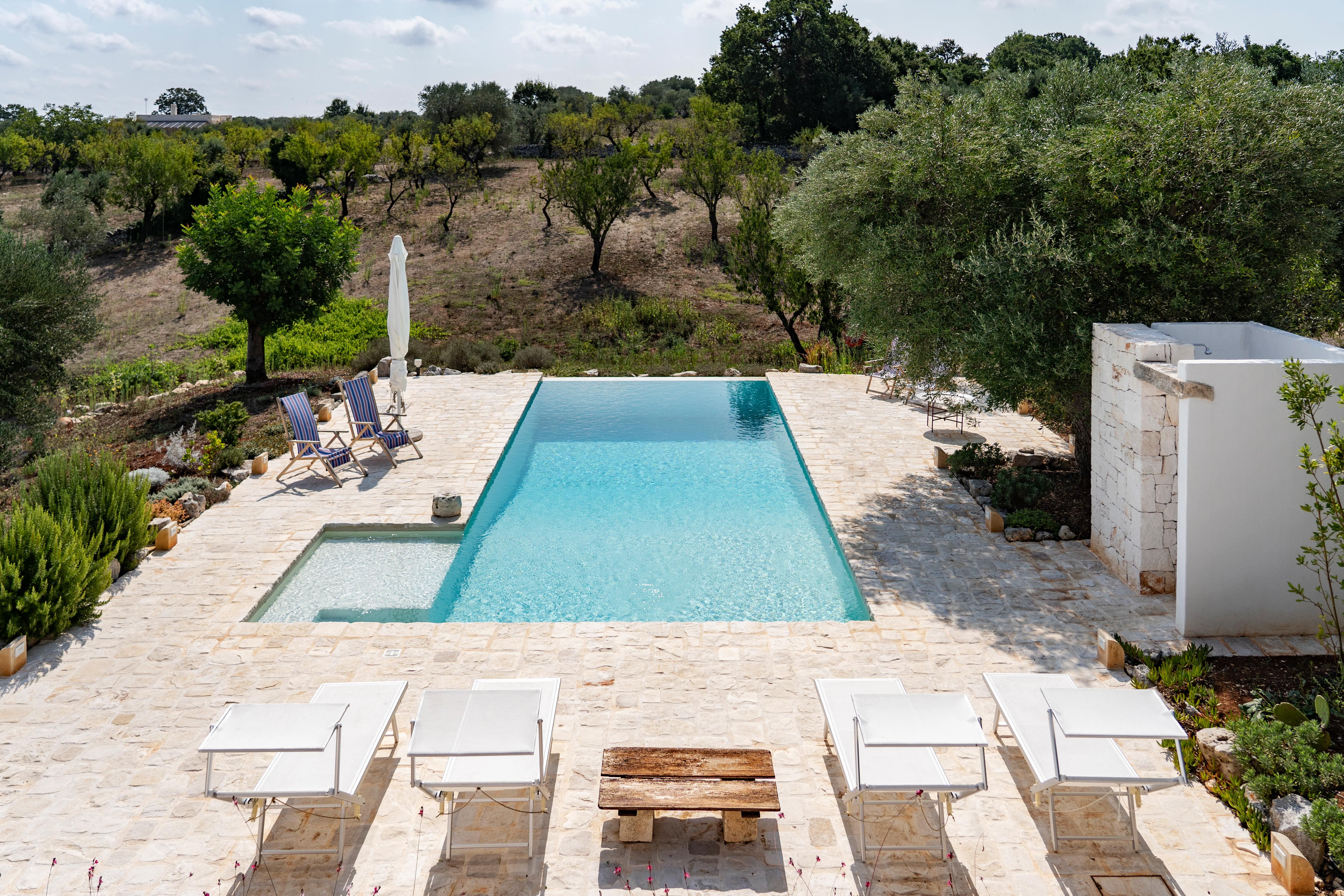 Villa Smeraldo Santa Lucia Ostuni: Luxury 4-Bedroom Villa with Infinity Pool, Ostuni