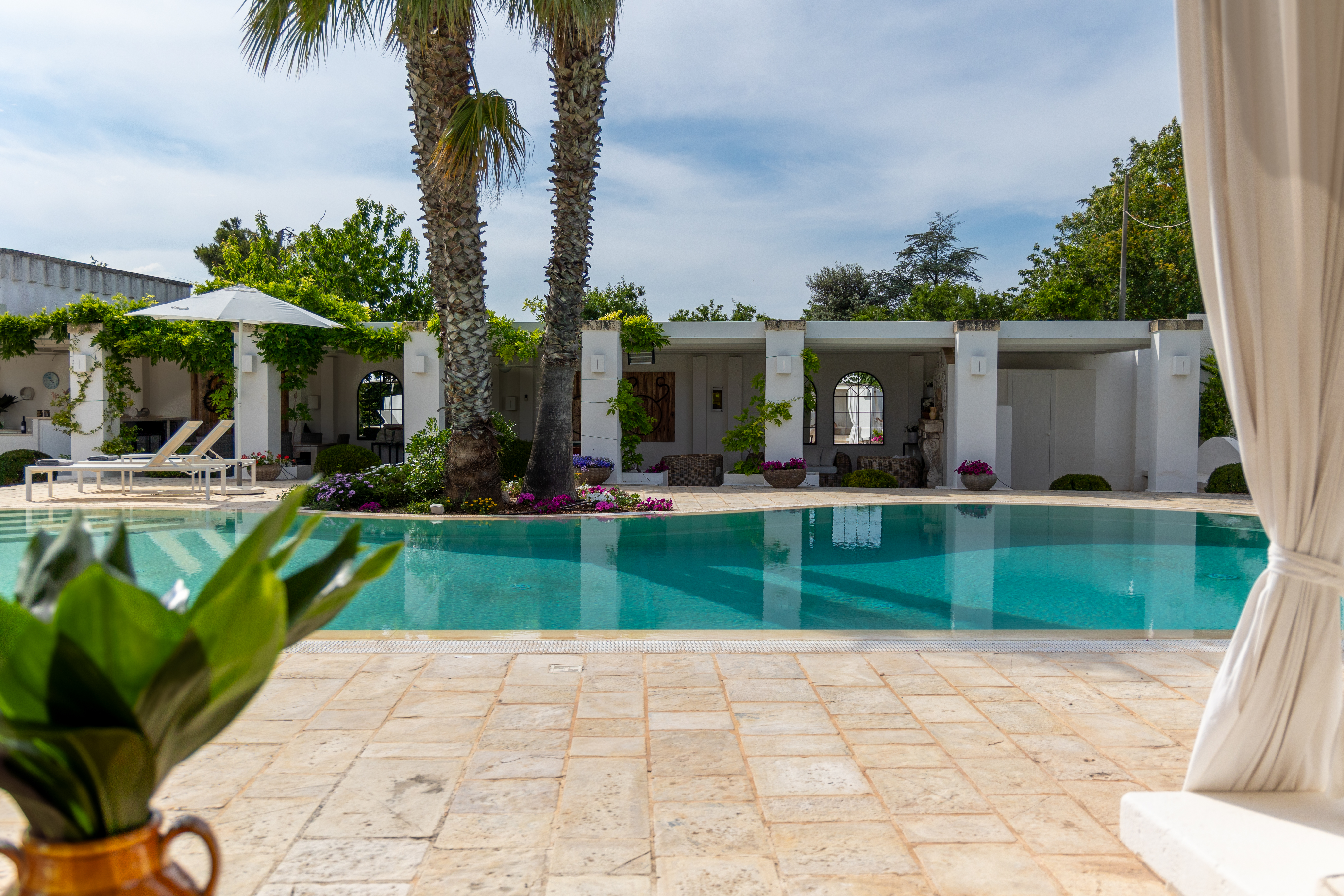 Villa Alba Cala Monopoli: Luxury 3-Bedroom Apartment with Seaview and Pool, Monopoli