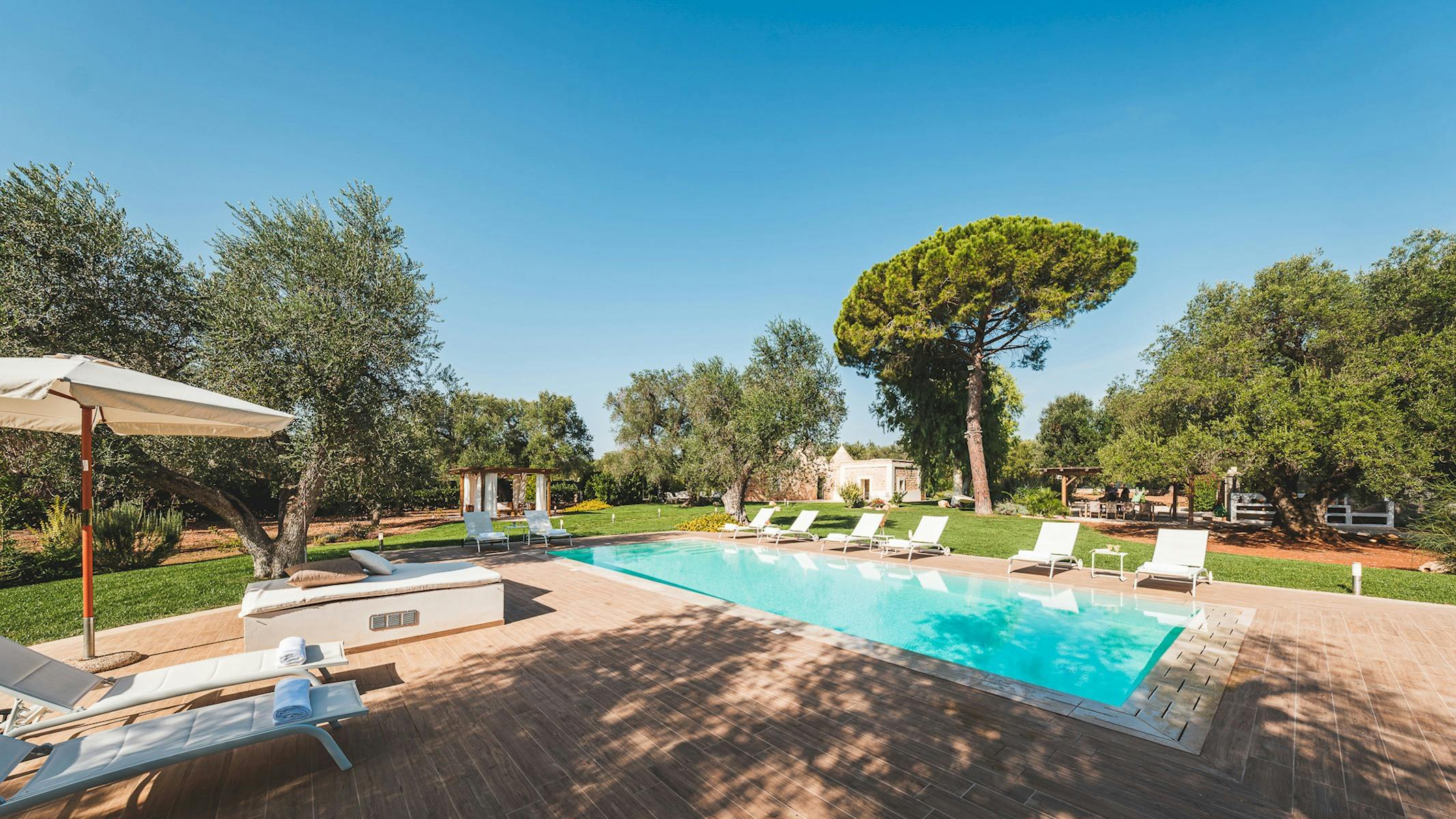 Villa Amaranto Carpare Puglia: Elegant 5-Bedroom Trullo with Private Pool, Puglia