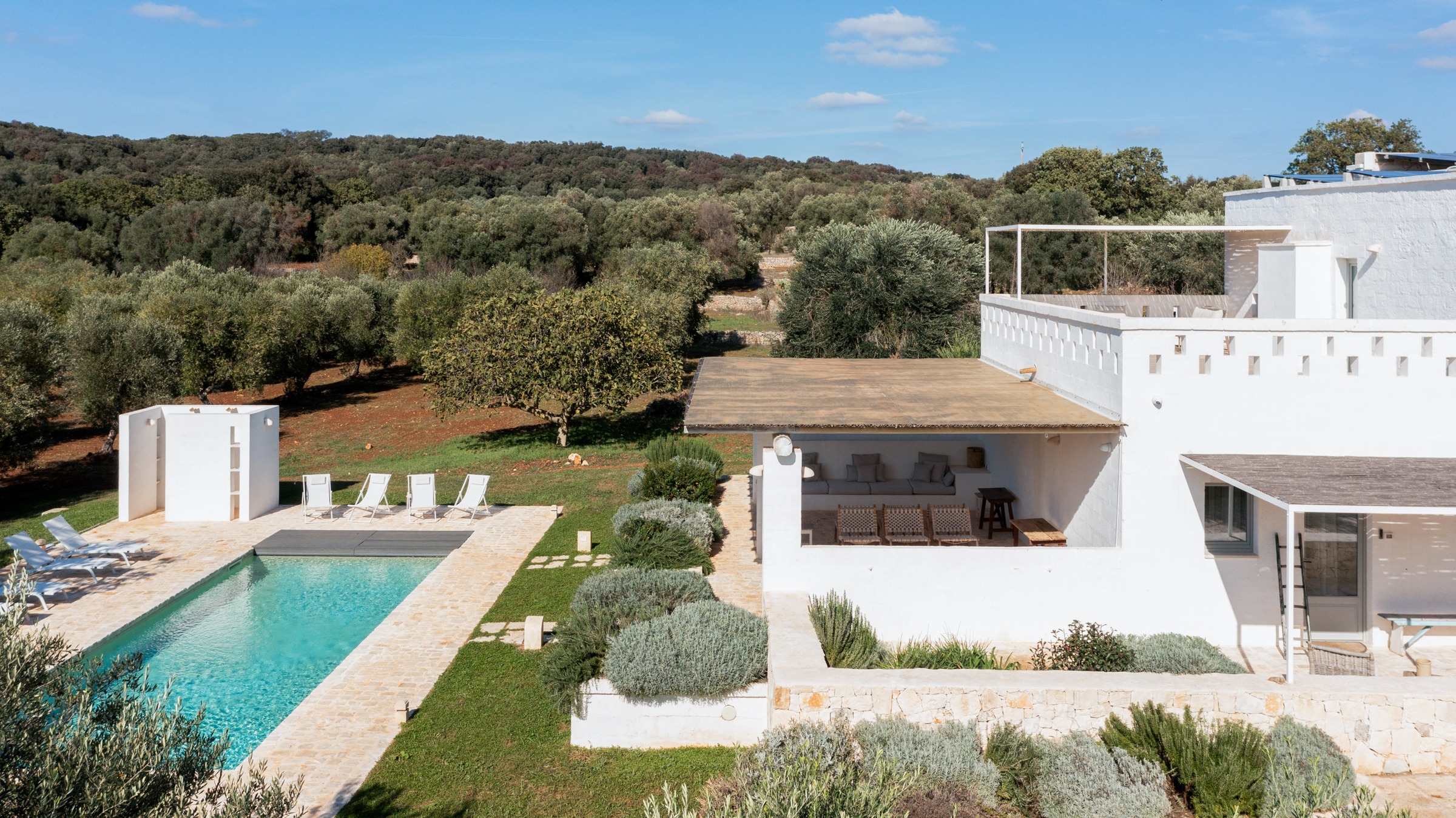 Palazzo Levante Pilone Ostuni: Luxury 7-Bedroom Apartment with Infinity Pool, Ostuni