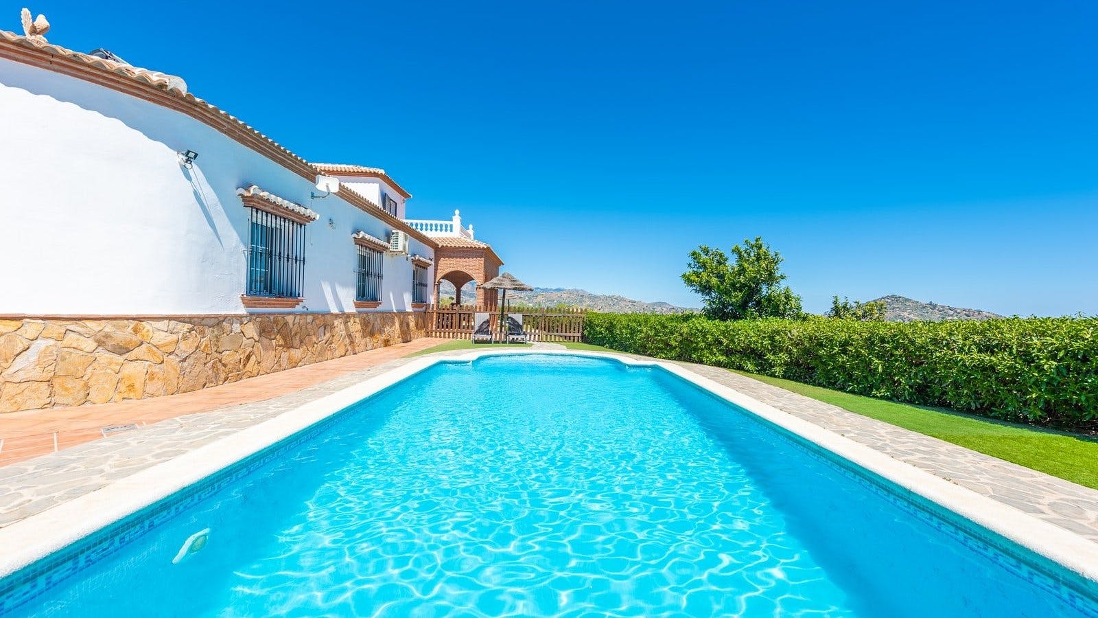 Villa Almijara Algarrobo: Golf Villa Rental with Sea Views and Pool, 4 Bedrooms, Axarquia, Malaga Region