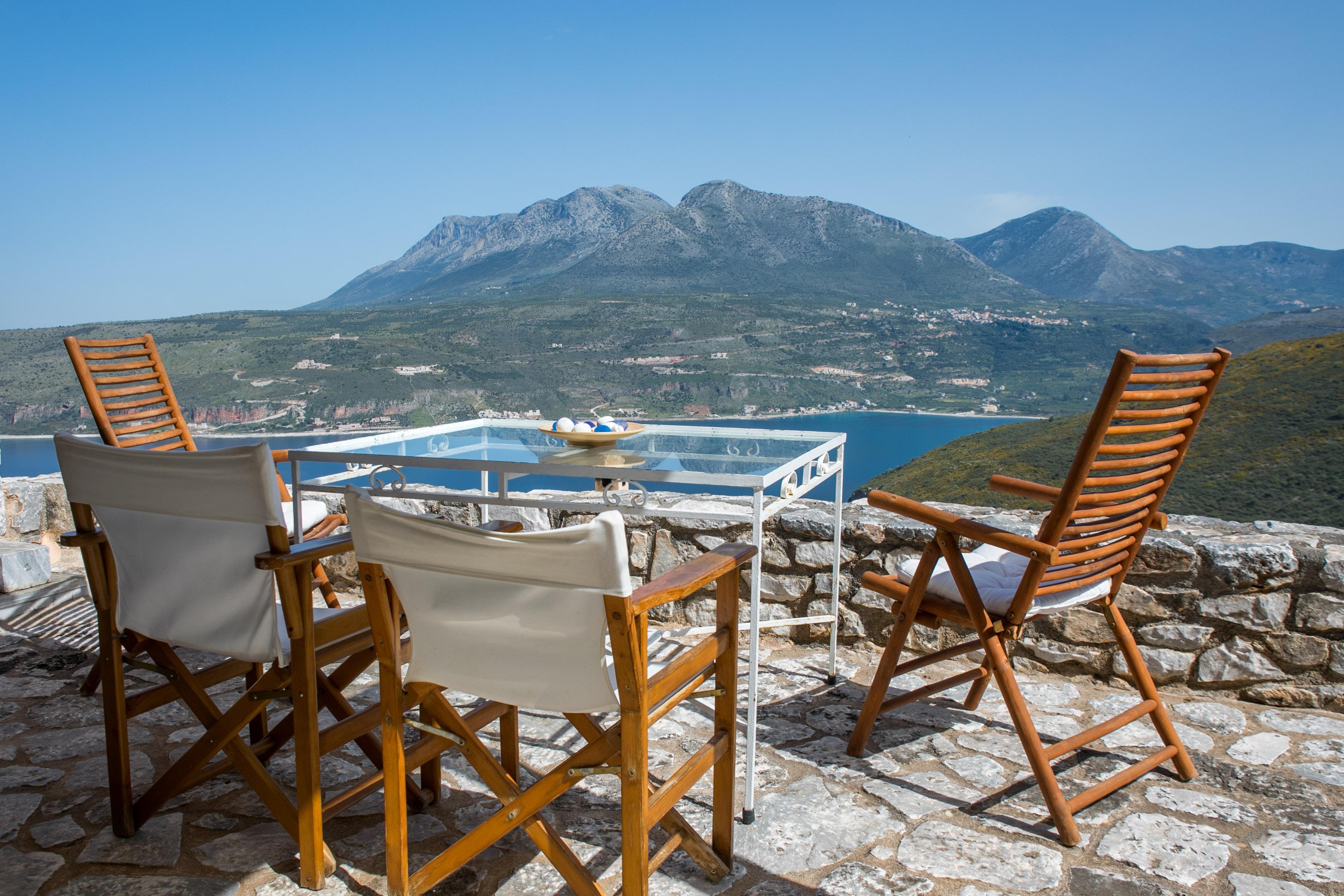 Villa Amygdalia Limeni: Spacious 3-Bedroom Apartment with Sea Views and Air Conditioning, Laconia