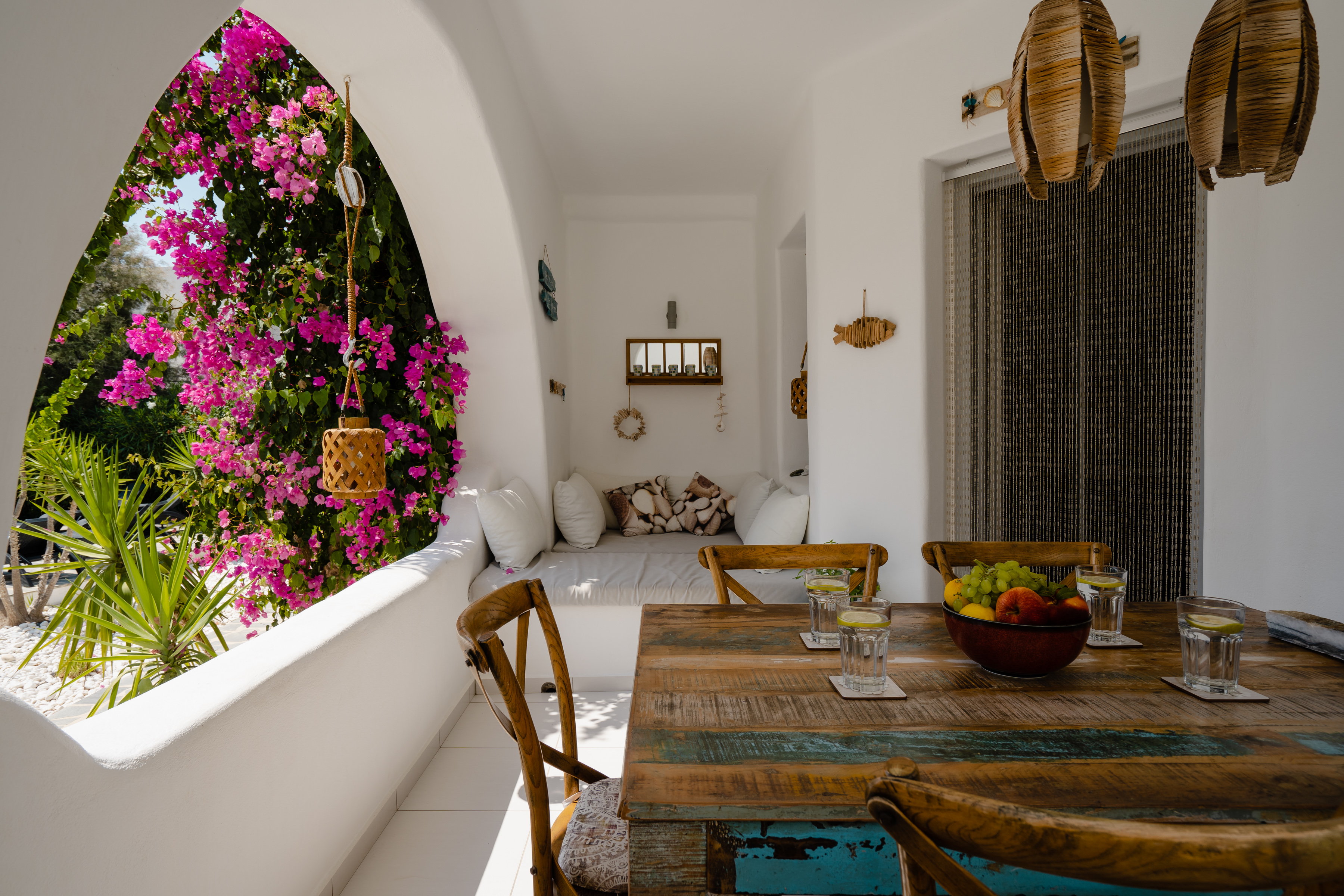 Villa Lysias Apollonas Naxos: Charming 3-Bedroom Apartment with Pool and Sea Views, Naxos