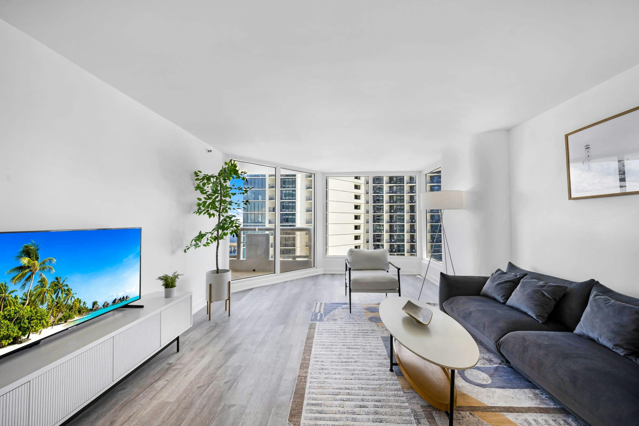 Villa Gloaming Morningside Downtown Miami: Luxury 2-Bedroom Apartment with Hot Tub and Pool, Downtown Miami