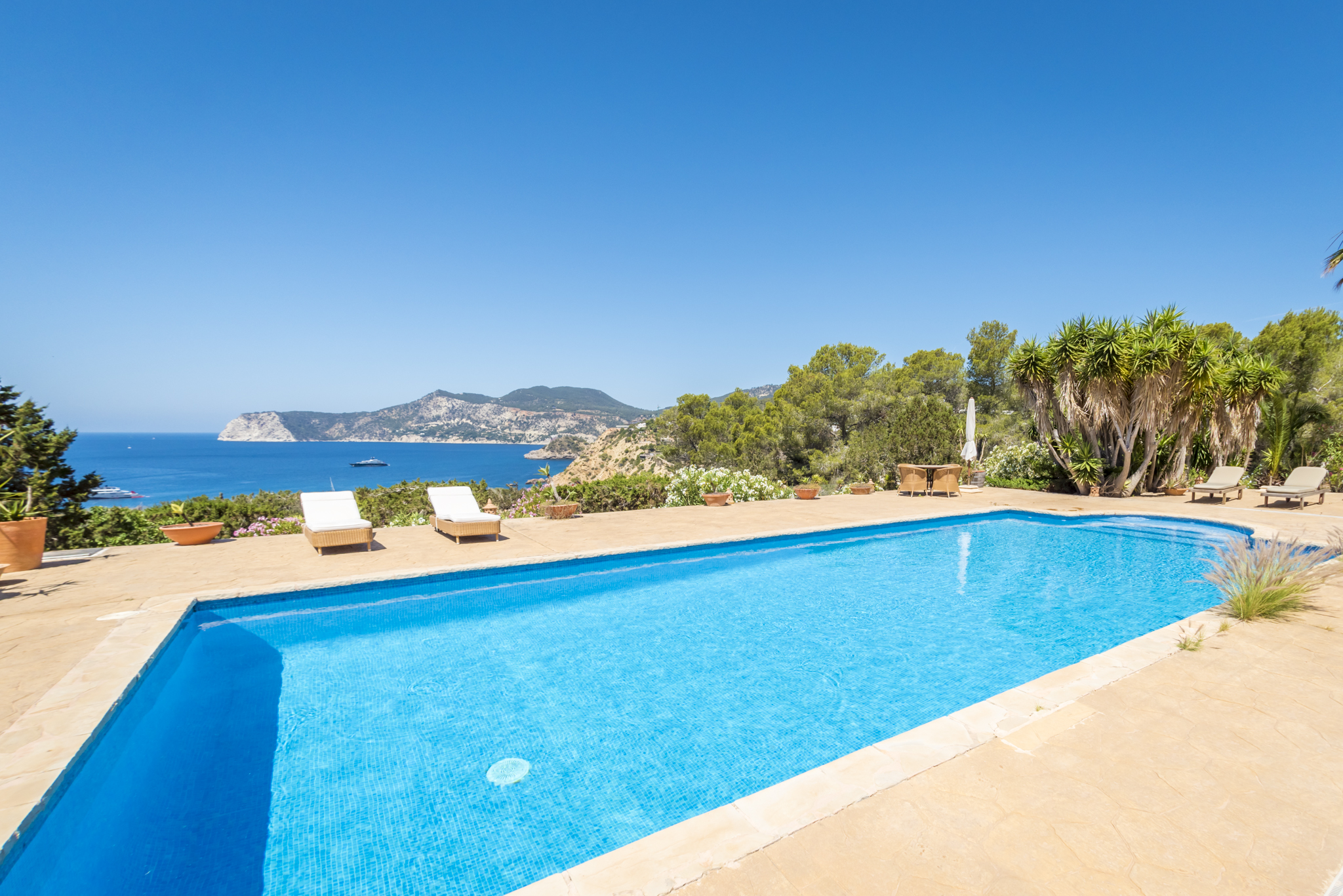 Villa Llevant Sa Tramoia Es Cubells: Romantic 2-Bedroom Villa with Seaviews and Pool, Es Cubells