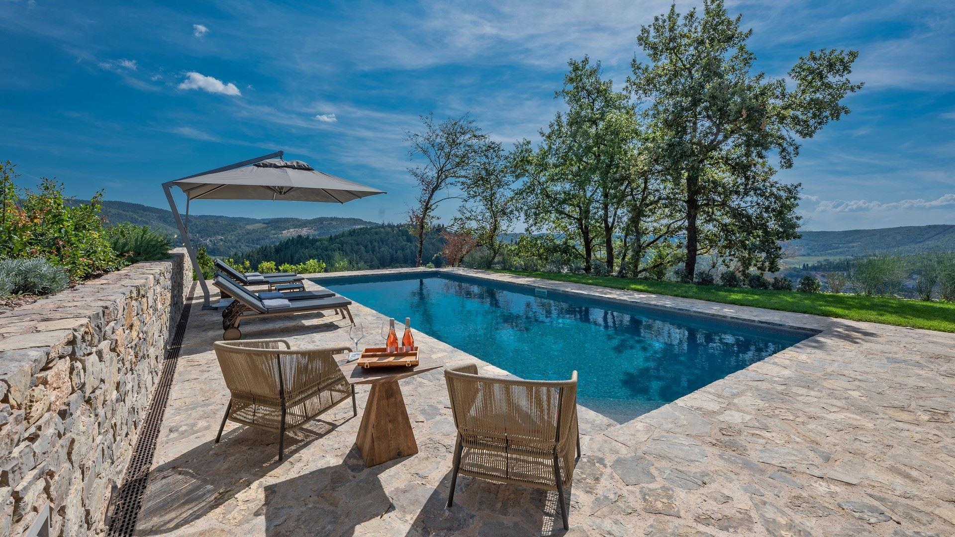 Villa Calzolaia Gaiole: Luxury 2-Bedroom Villa with Private Pool and Air-Con, Chianti Italy