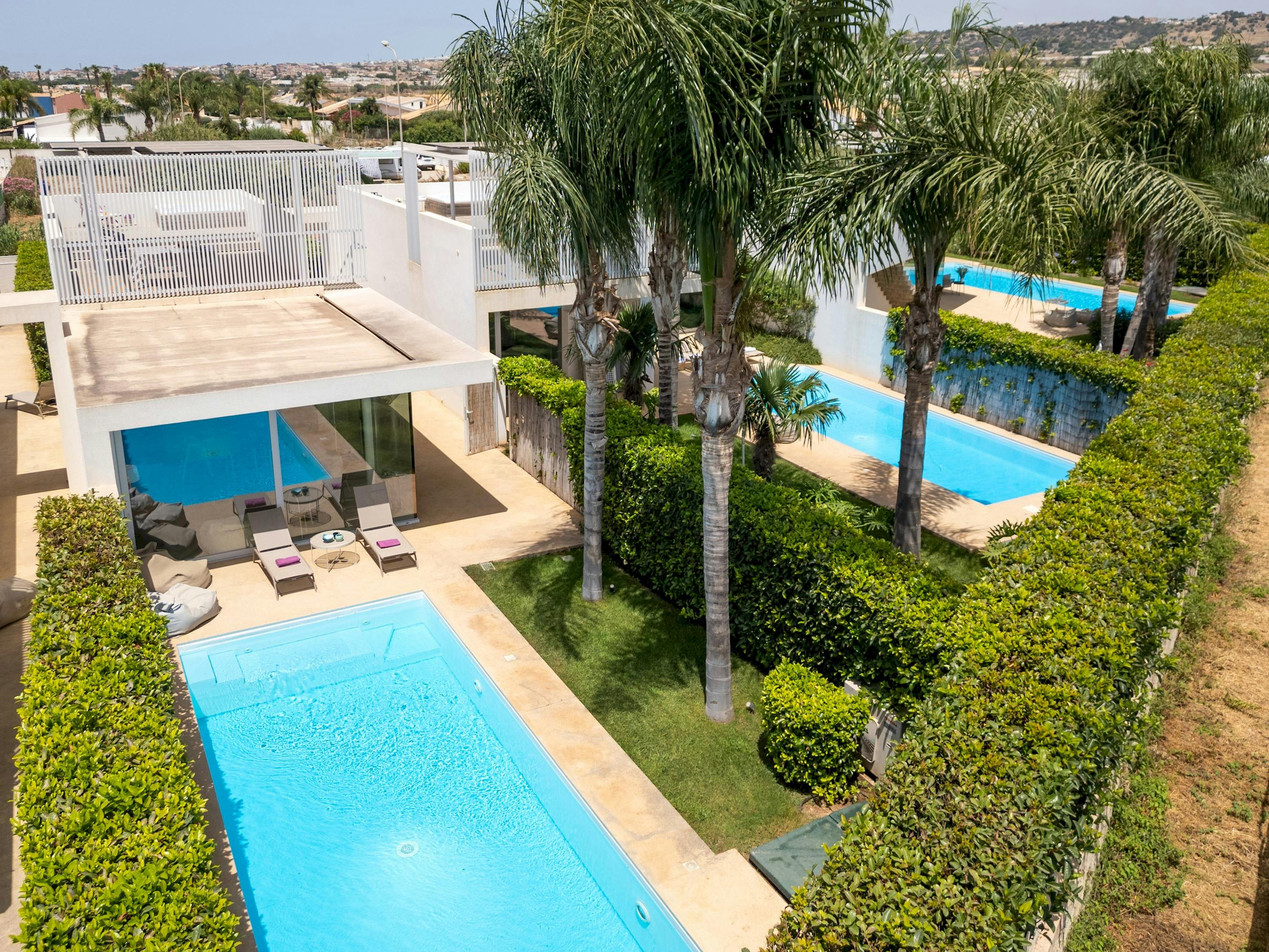 Villa Ambrato Donnafugata Ragusa: Luxury 2-Bedroom Villa with Pool and Hot Tub, Ragusa Sicily