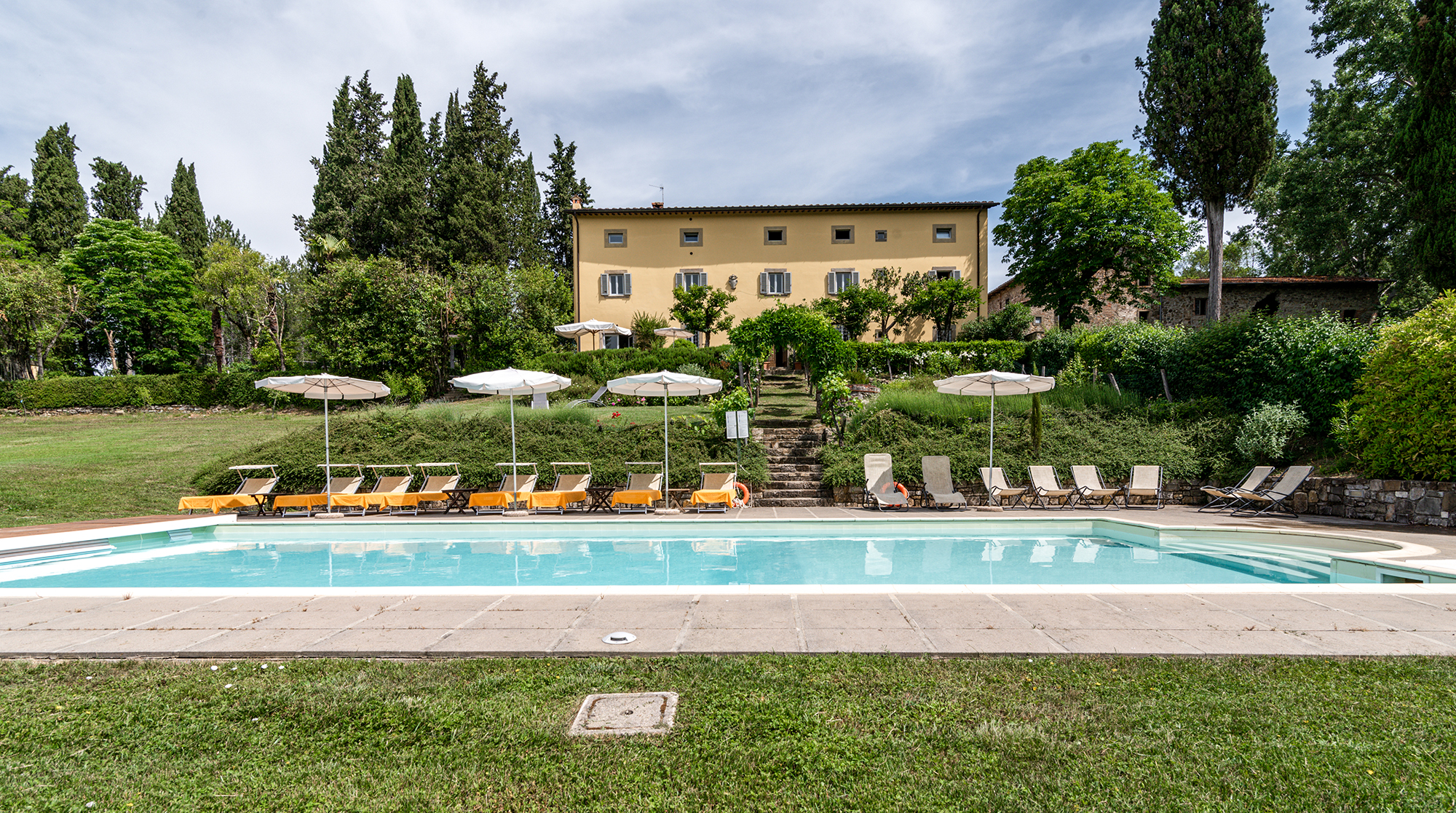 Villa Alba Fiesole Florence East: Elegant 7-Bedroom Apartment with Countryside Views, Tuscany Florence East