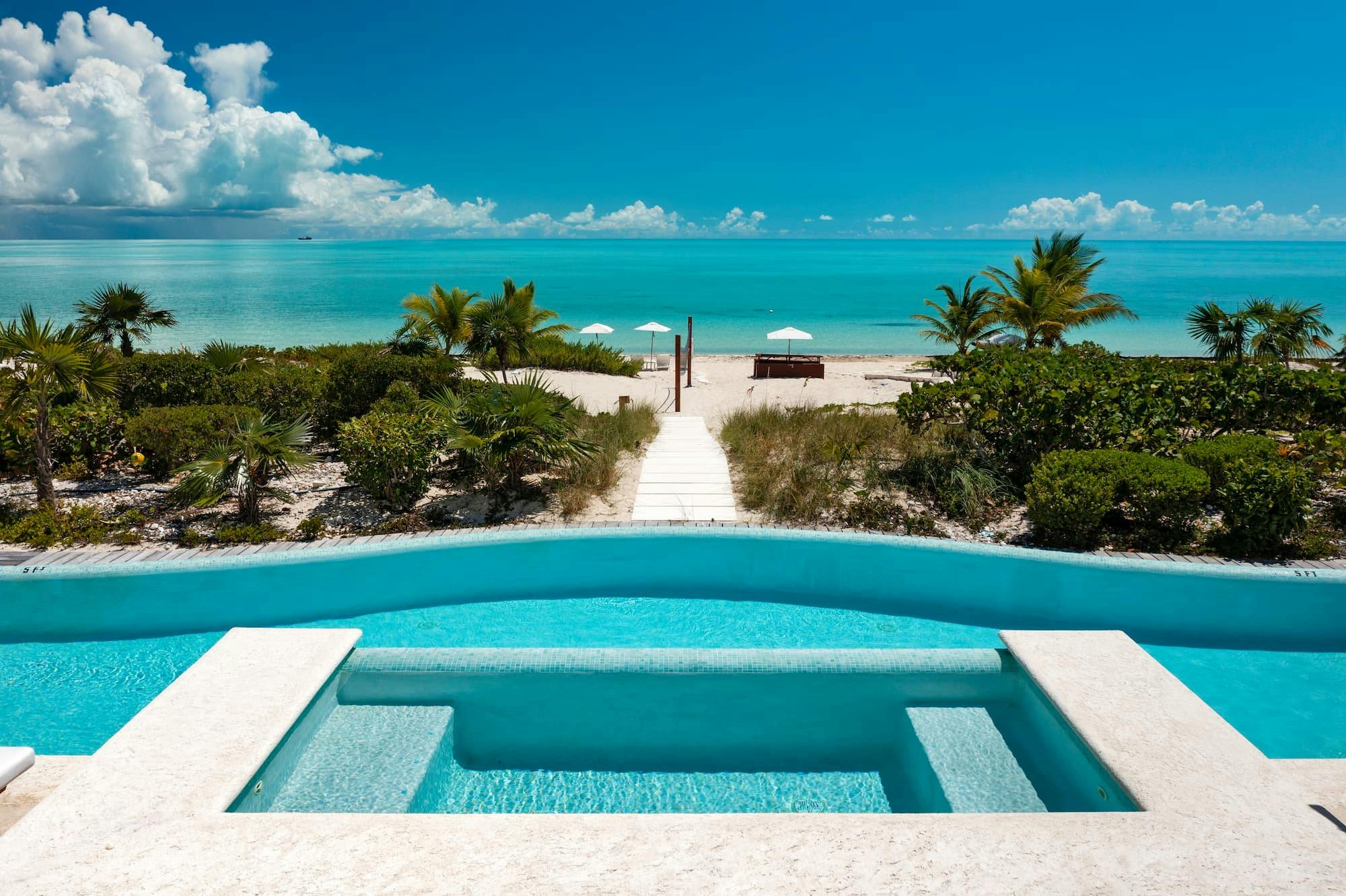 Villa Aurore Coral Gardens Turks and Caicos Islands: Luxury 5-Bedroom Beachfront Villa with Pool, Turks and Caicos
