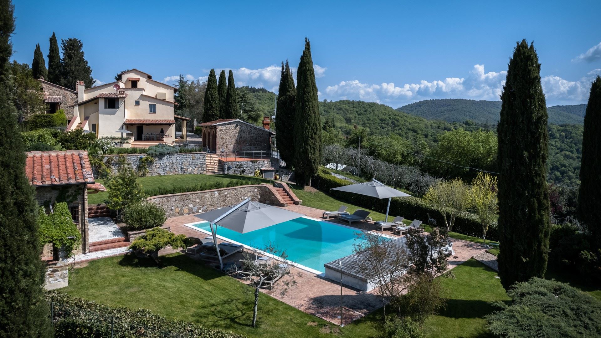 Villa Chianina Cortona: Luxury 6-Bedroom Villa with Pool in Val di Chiana, Tuscany
