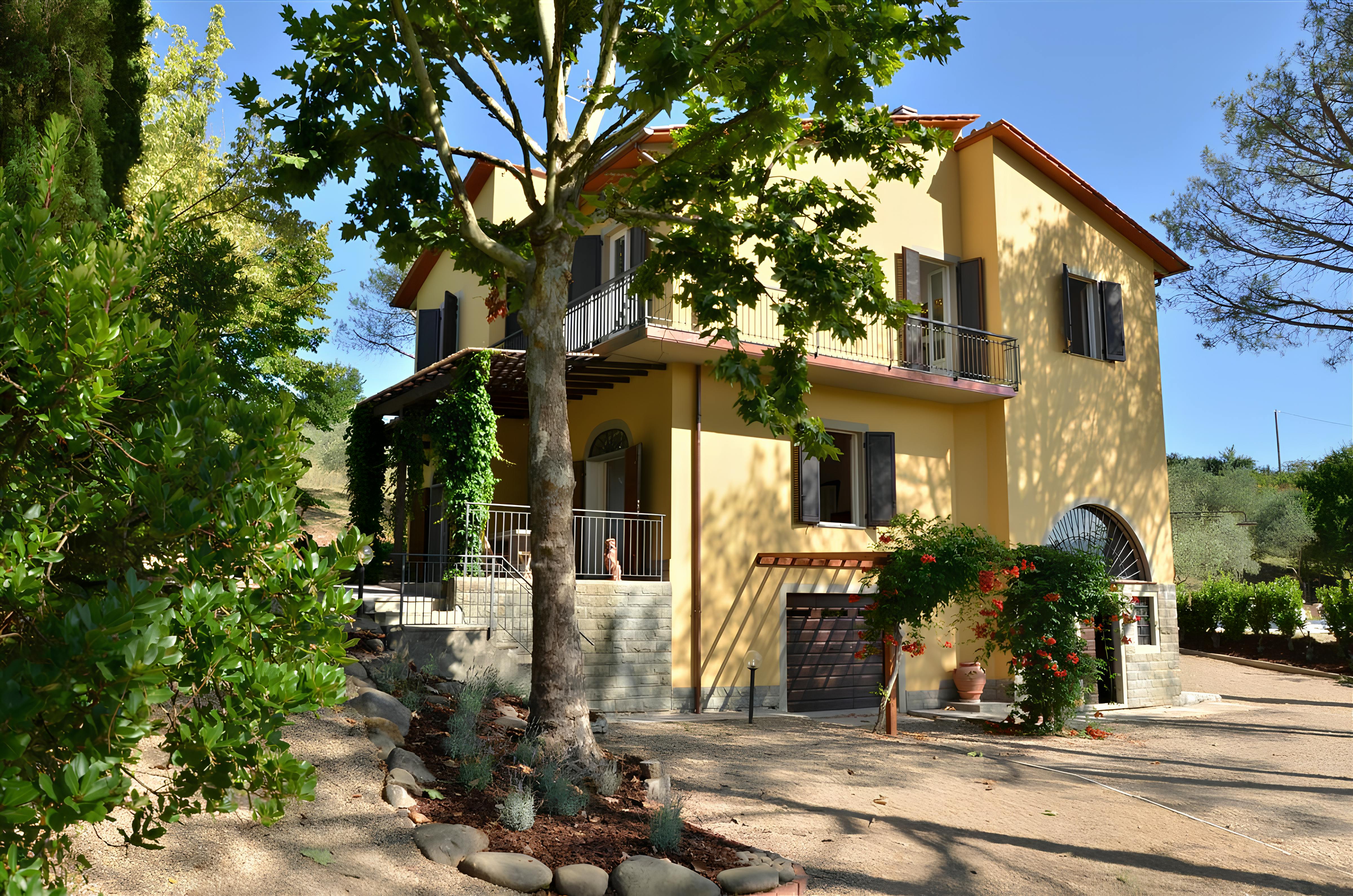 Villa Chianti Caldine: Luxury 4-Bedroom Villa with Private Pool and Family-Friendly Features, Florence East