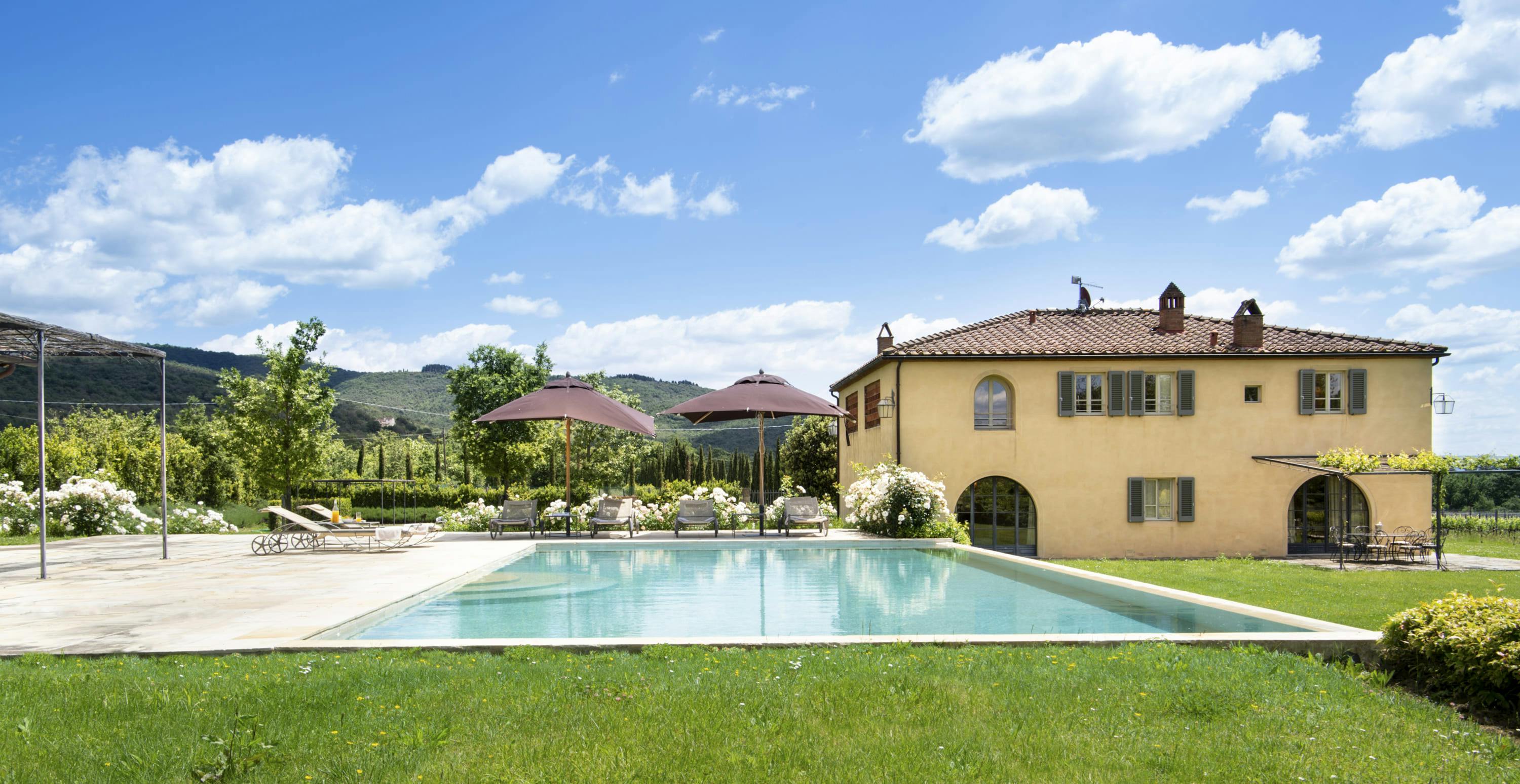 Villa Levante Quarata Arezzo: 4-Bedroom Luxury Villa with Swimming Pool, Arezzo