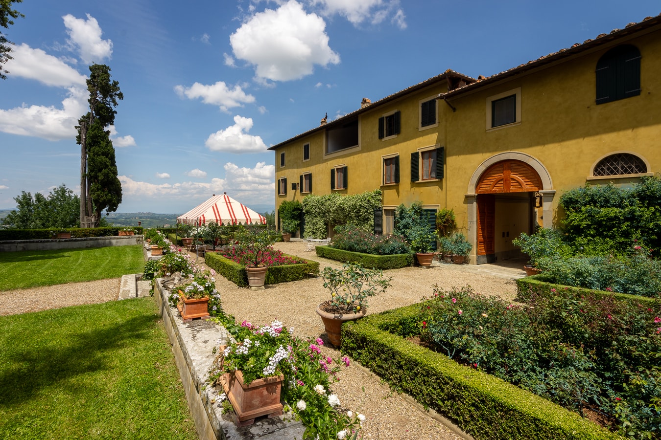 Palazzo Vermiglio Montefioralle Chianti: Spacious 8-Bedroom Villa with Infinity Pool, Florence Chianti