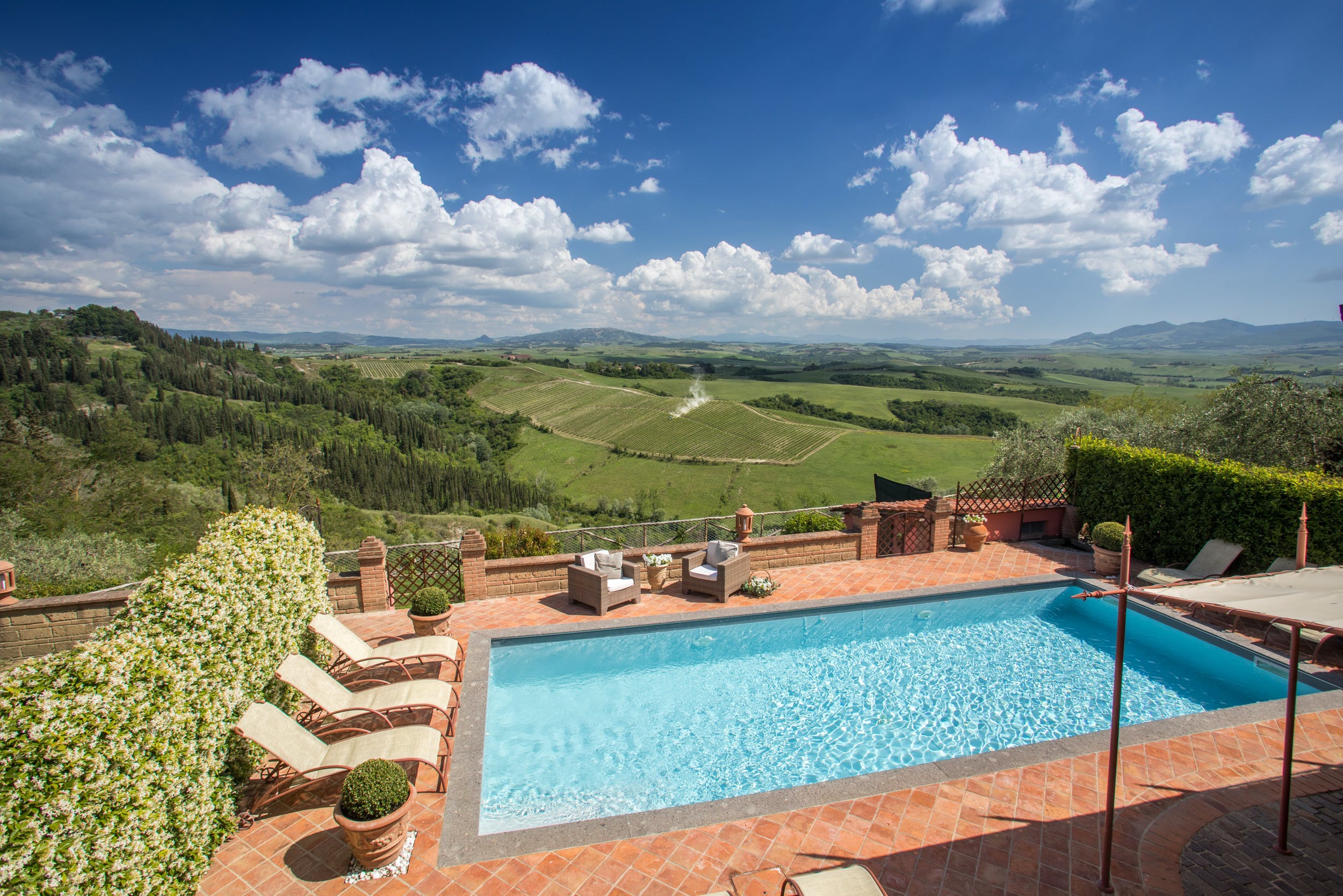 Villa Alba Settignano Florence West: Luxury 5-Bedroom Apartment with Pool and Tennis Court, Tuscany