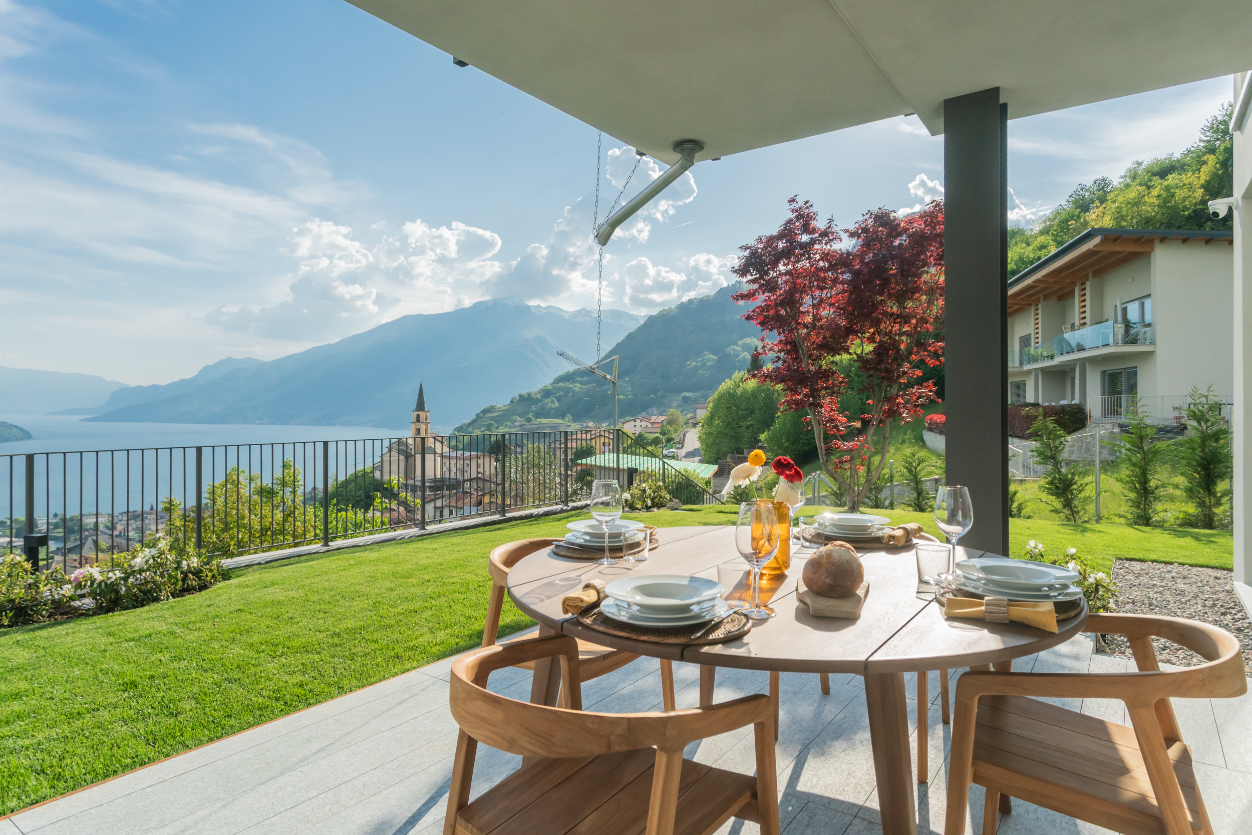 Villa Ambrato Fiumelatte Varenna: Luxury 2-Bedroom Villa with Hot Tub and Lake Views, Varenna