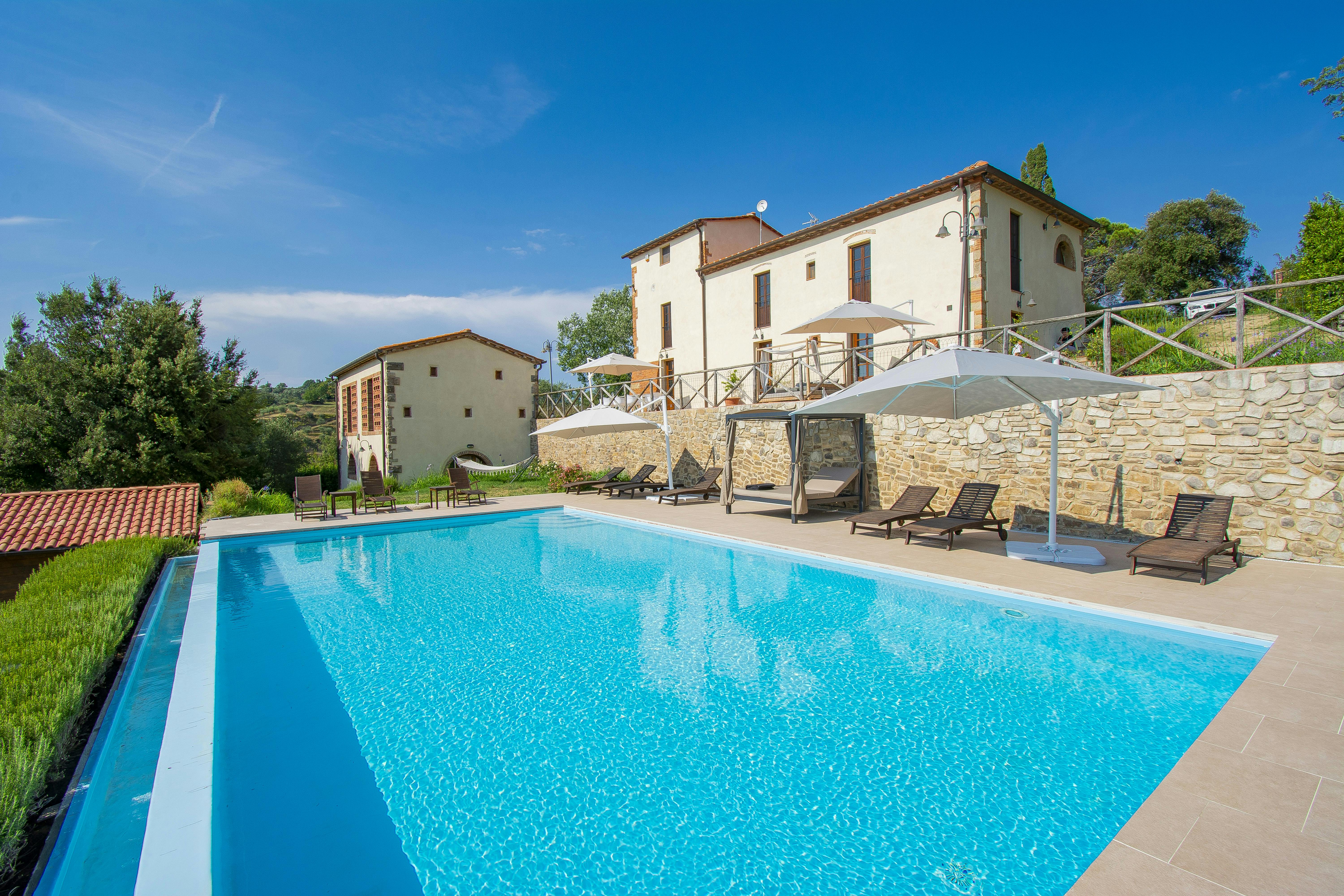 Villa Alba La Serra San Miniato: Spacious 6-Bedroom Villa with Pool and Hot Tub, San Miniato