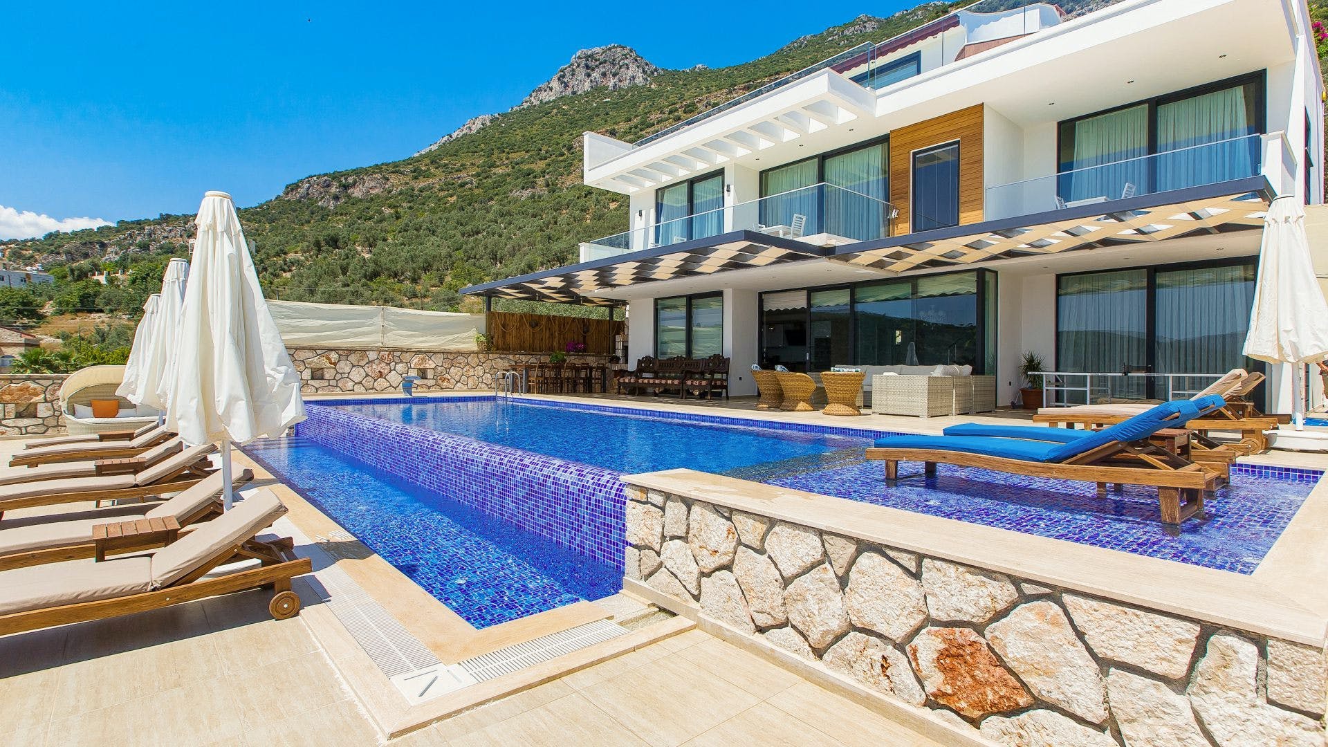 Villa Çıralı Antalya: Luxury 5-Bedroom Villa with Infinity Pool and Sea Views, Antalya