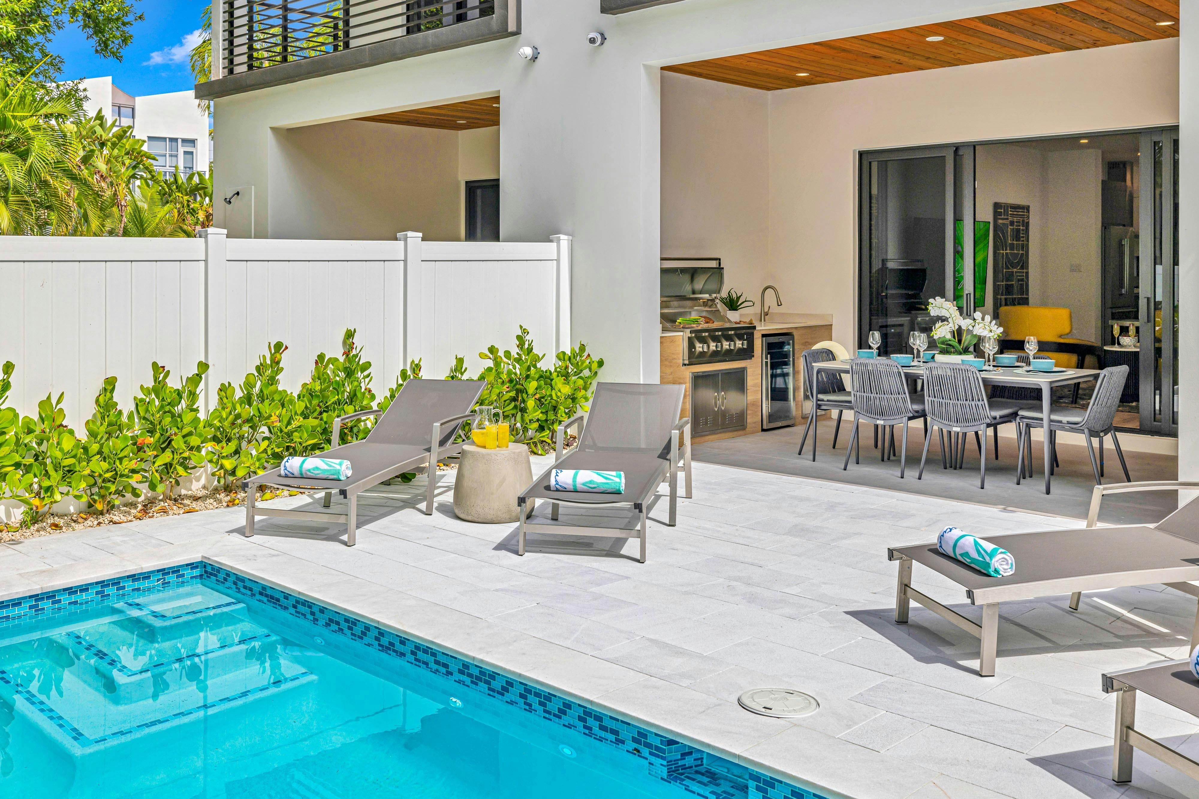 Villa Cypress RioVista: Luxury 4-Bedroom Villa with Private Pool and Sea Views, Fort Lauderdale