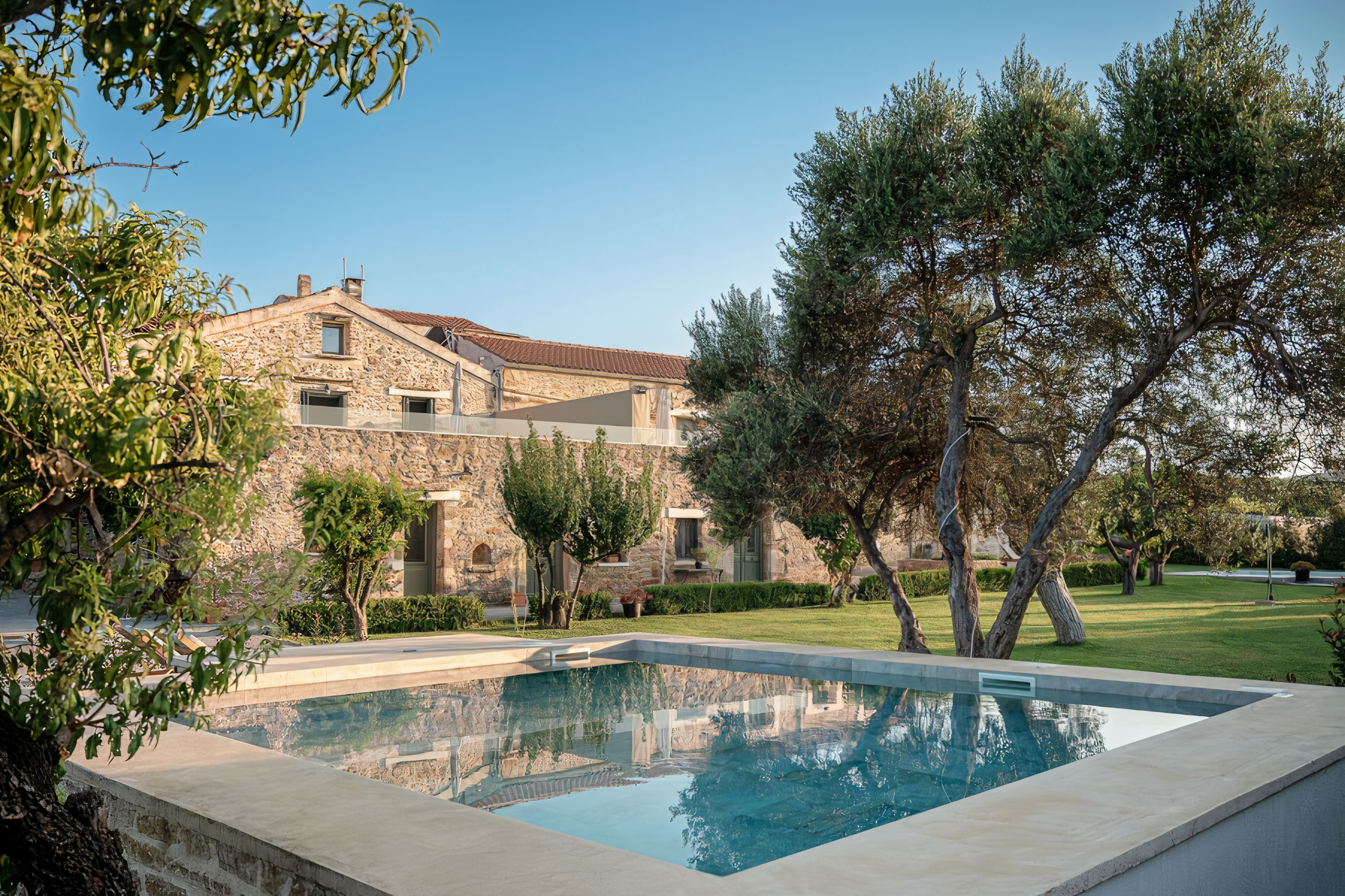 Villa Elia AgiaMarina: Luxury 4-Bedroom Villa with Seaview and Pool, Agia Marina