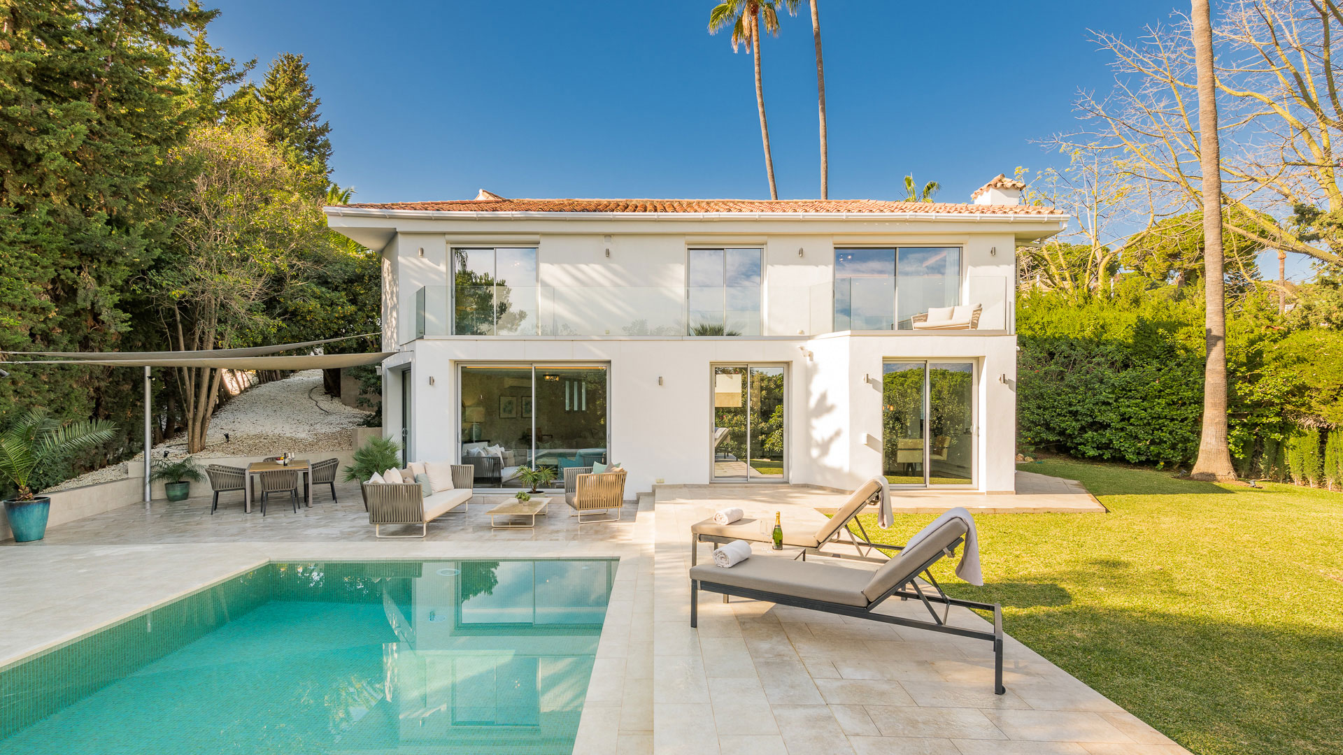 Villa Ocaso Guadalobón San Pedro de Alcántara: Luxury 3-Bedroom Villa with Seaview and Pool, San Pedro de Alcántara