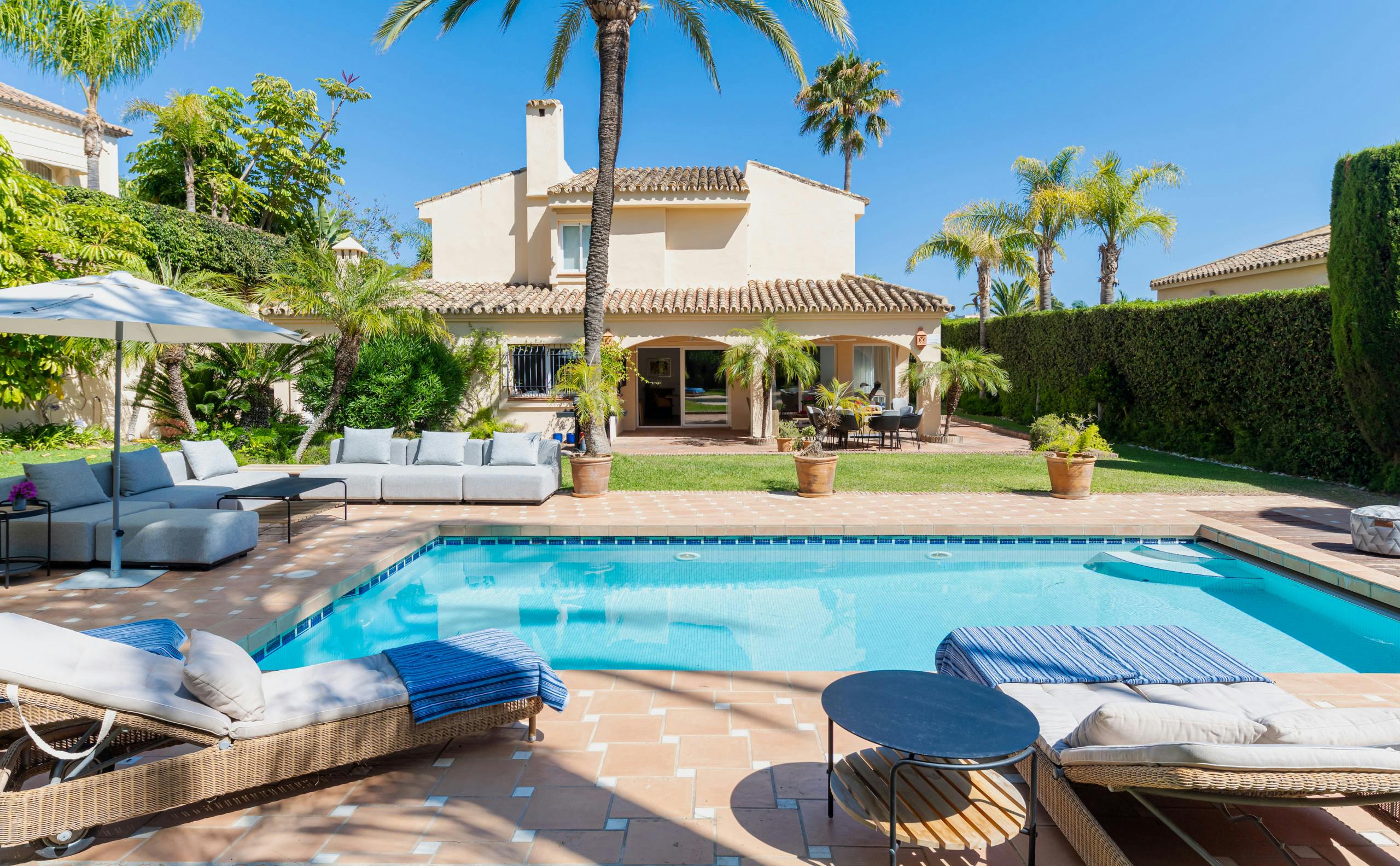 Villa Alborada Nagüeles Marbella: Luxury 5-Bedroom Villa with Seaview and Pool, Marbella