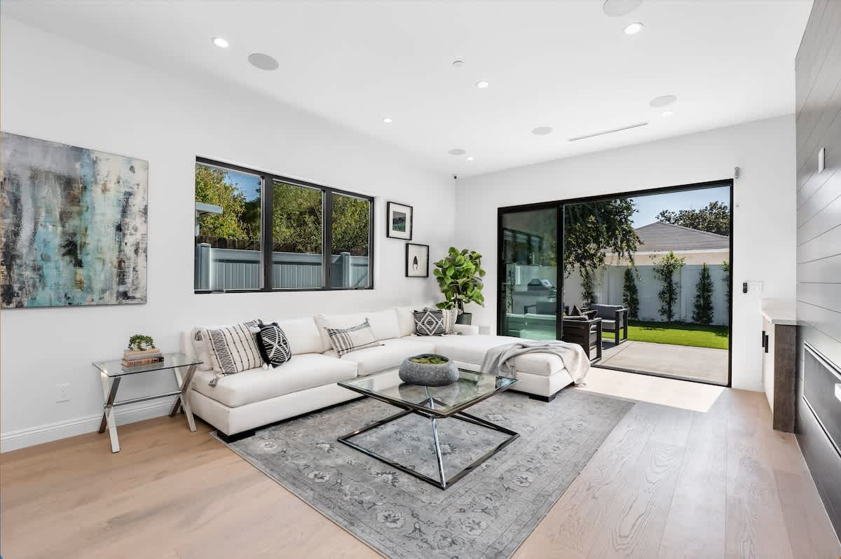 Villa Encino Sherman Oaks: Luxury 4-Bedroom Villa with Hot Tub and Air-Con, Sherman Oaks