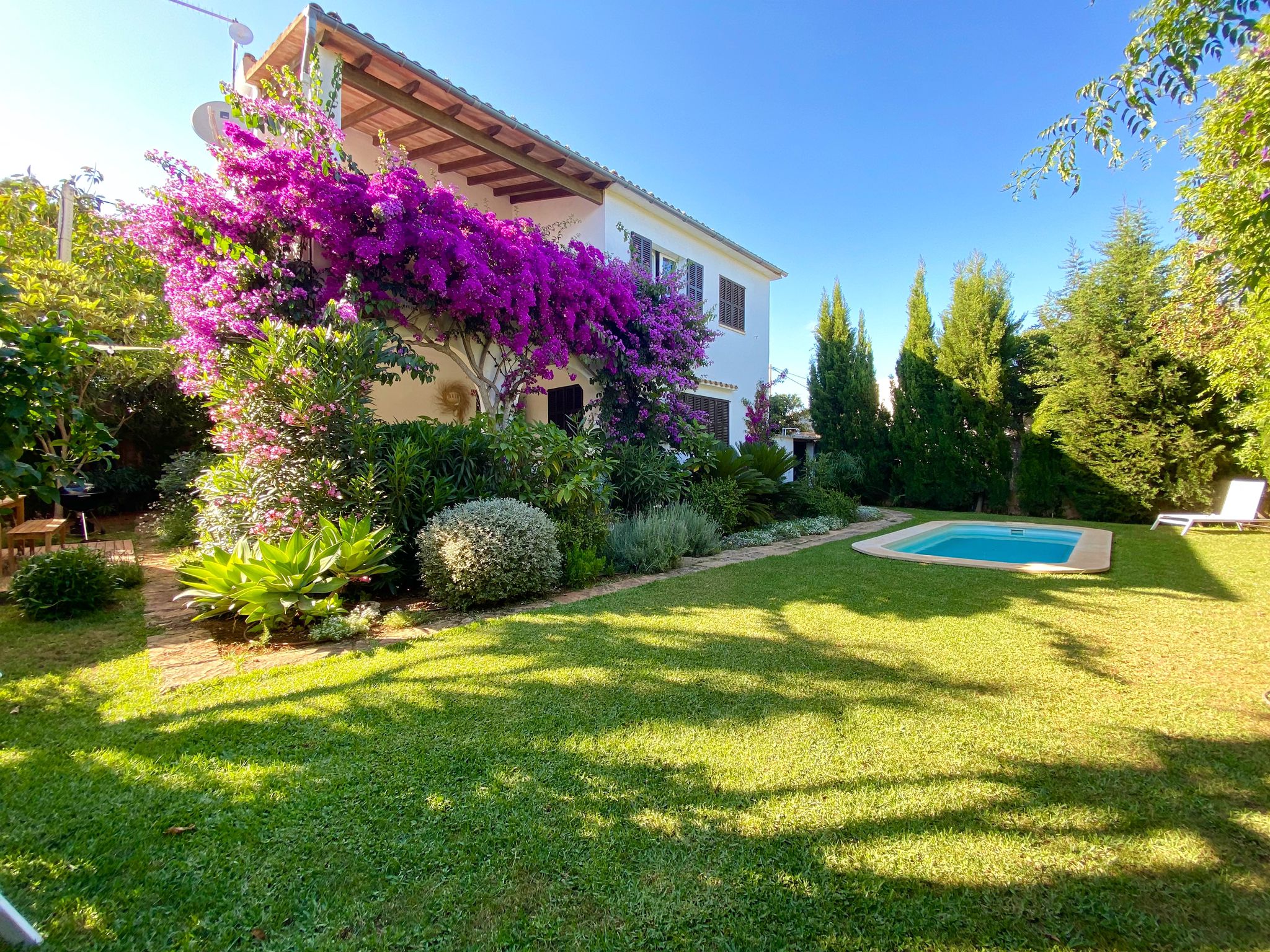 Villa Garrover Cala Millor: Spacious 4-Bedroom Apartment Rental with Pool and Sea Views, Cala Millor