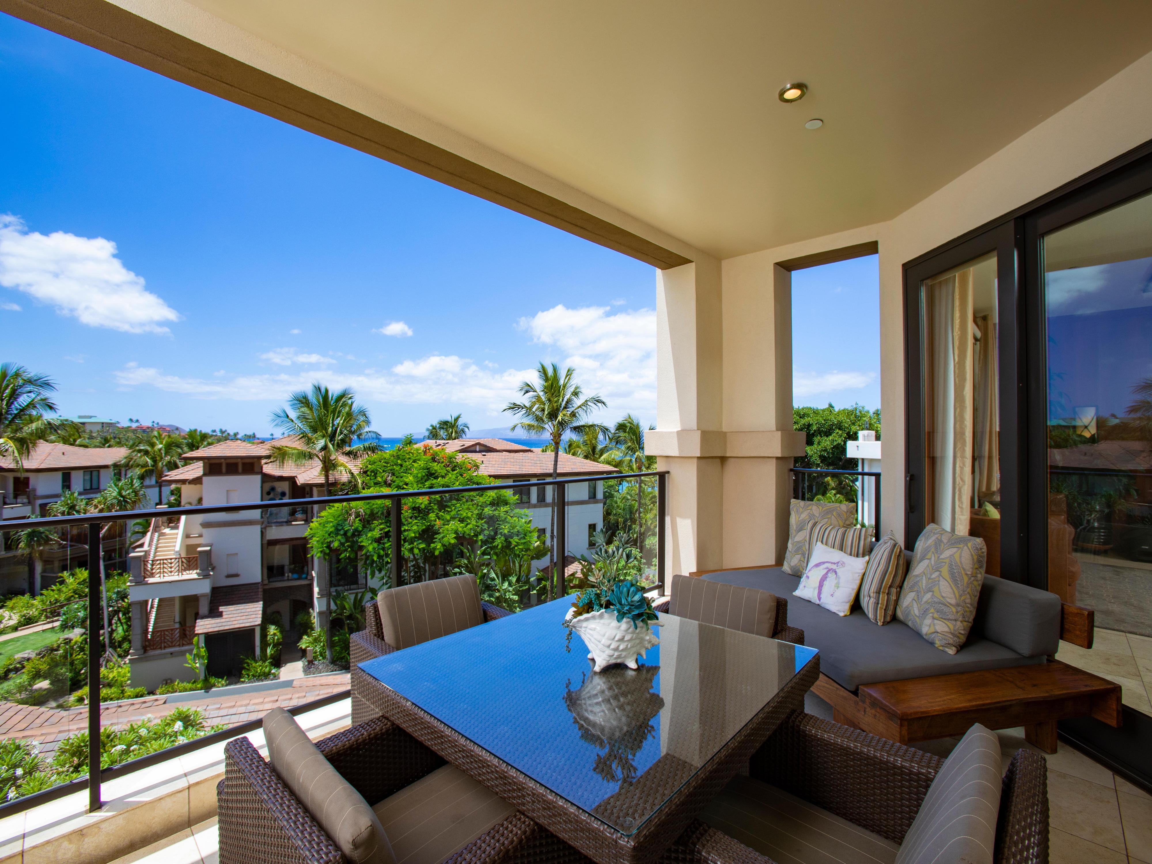 Villa Gloaming Nani Mau Hawaii: Luxury 2-Bedroom Villa with Pool and Seaviews, Hawaii