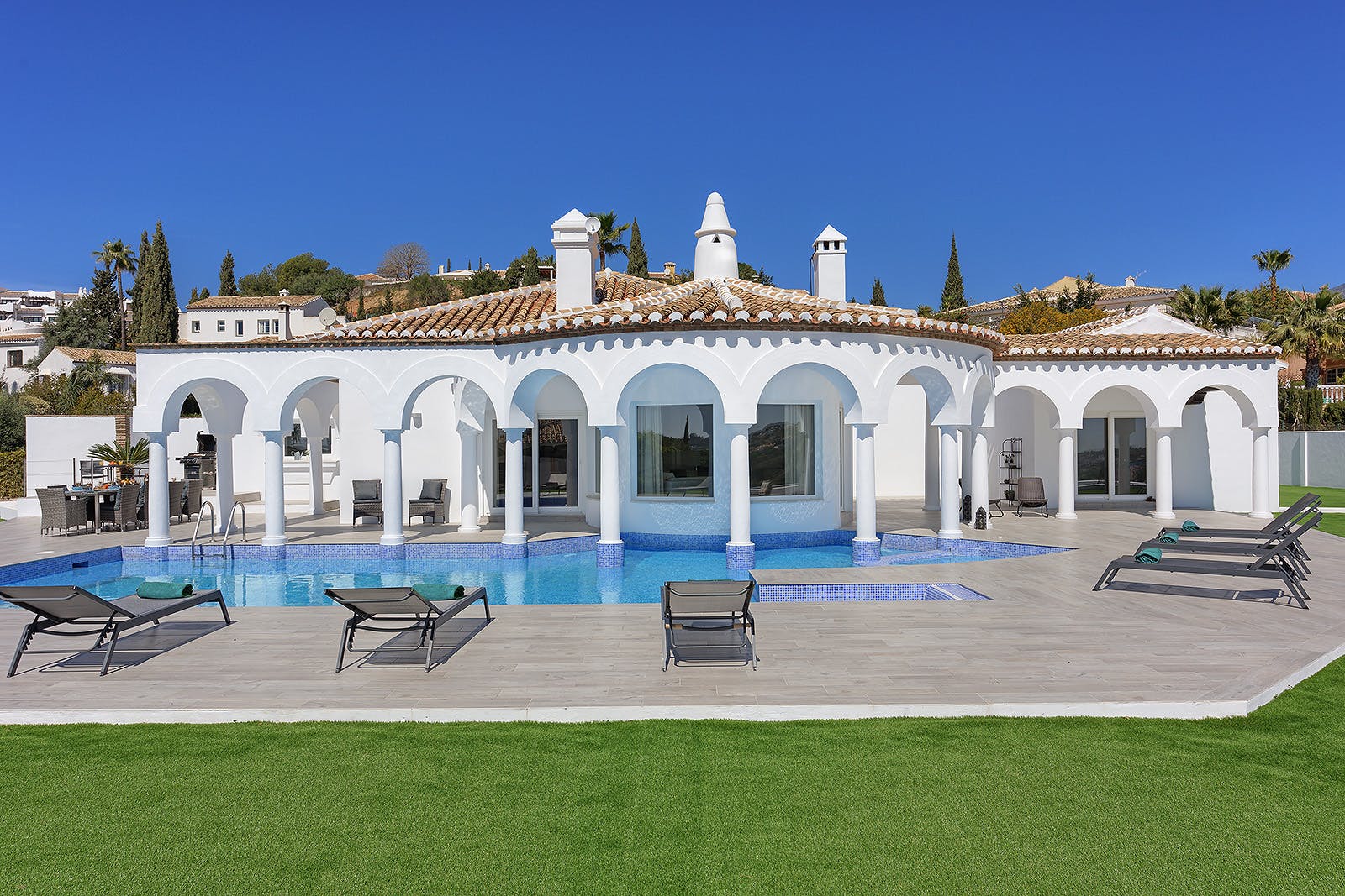 Villa Jaral Mijas: Luxury 6-Bedroom Apartment with Pool and Tennis Court, Malaga Region