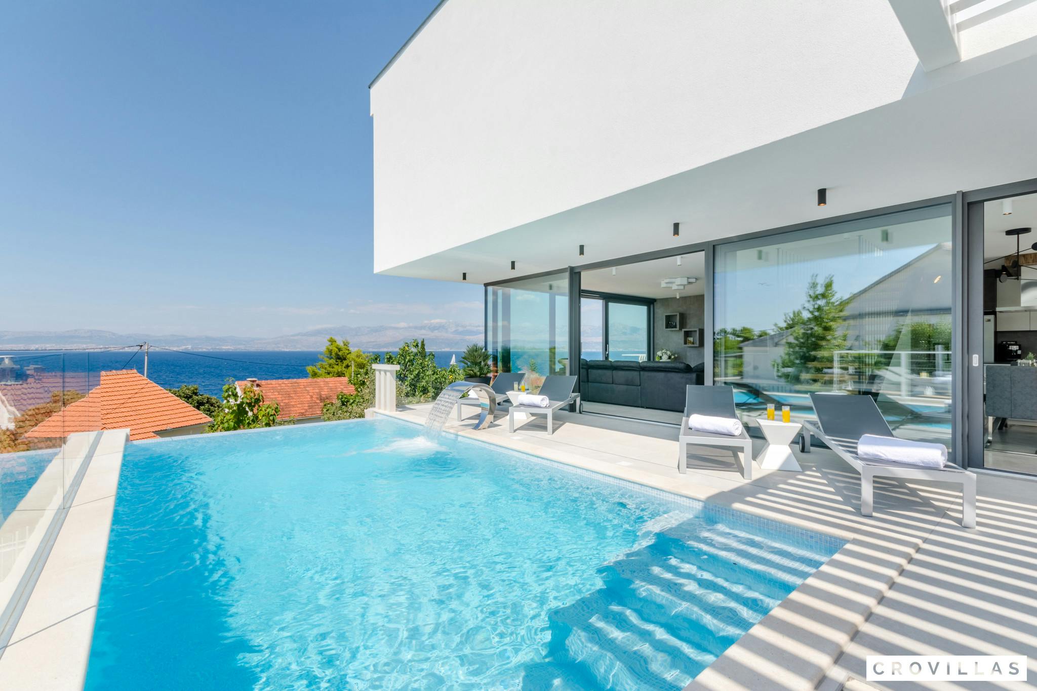 Kuća Garbino Žnjan Split Croatia: Luxury 3-Bedroom Villa with Seaview and Pool, Split