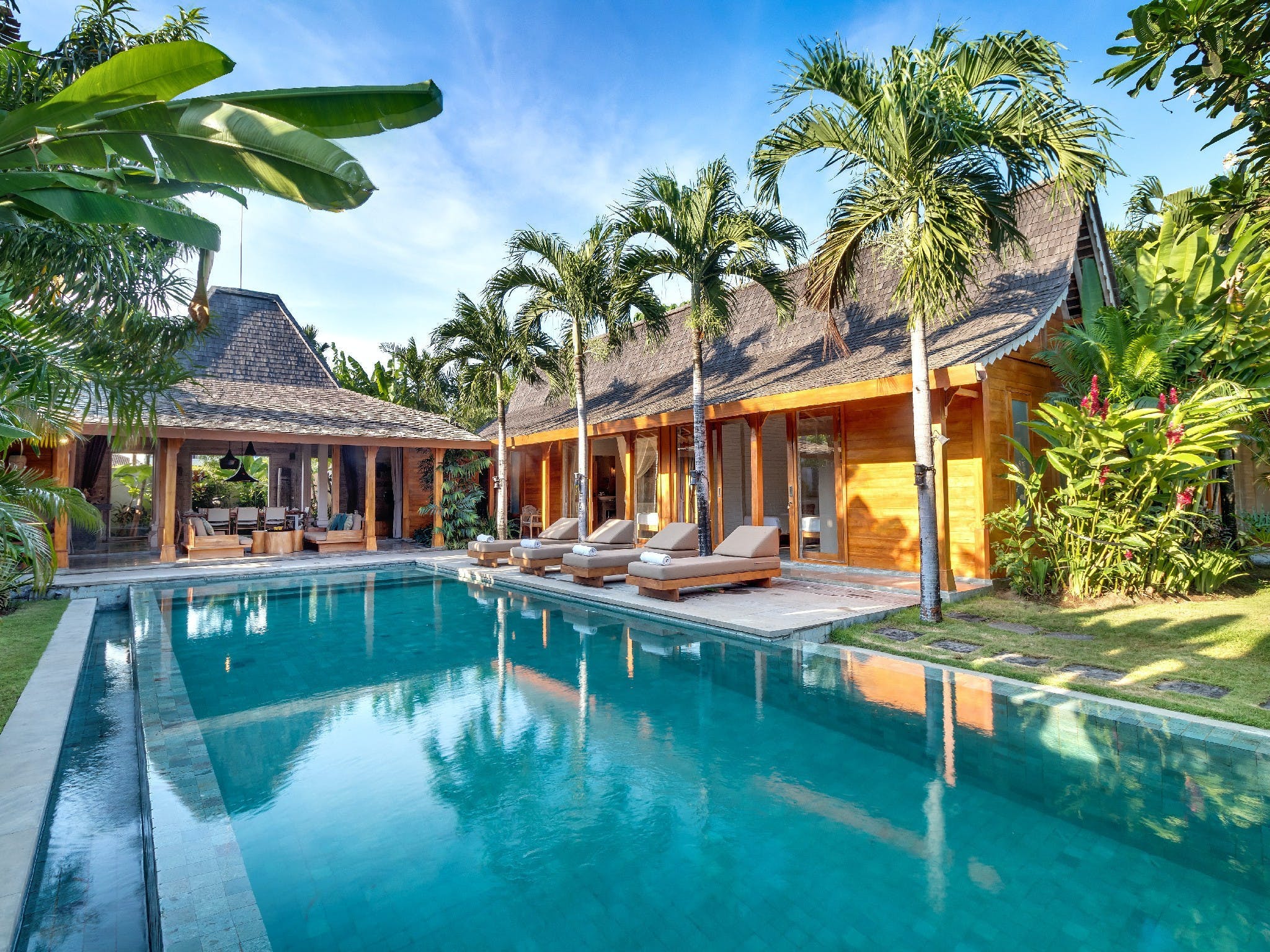 Villa Safira Pererenan Bali: Luxury 4-Bedroom Villa with Private Pool and Sea Views, Bali