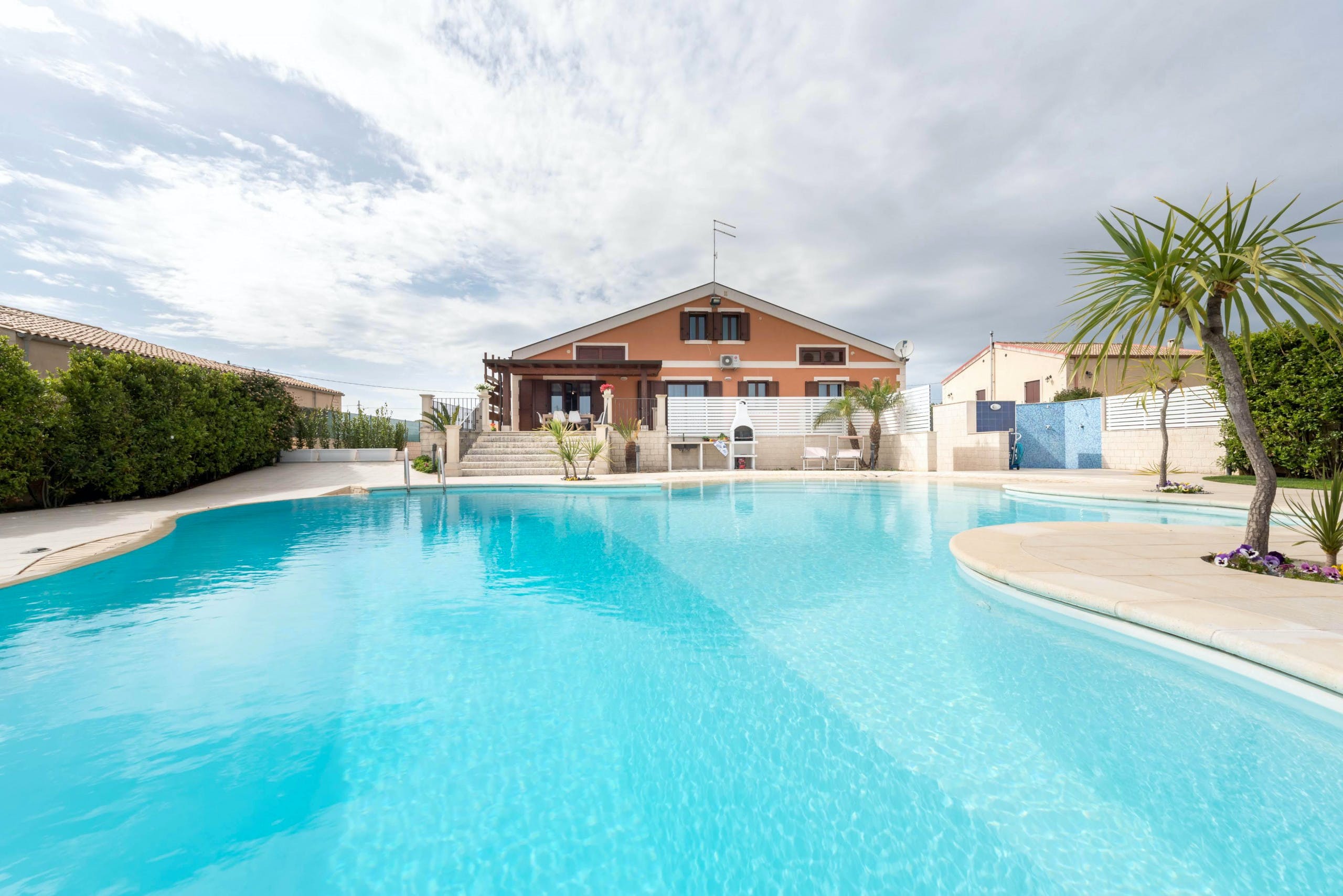 Villa Ceruleo Modica Ragusa: Luxury 4-Bedroom Apartment with Pool and Sea Views, Ragusa, Sicily