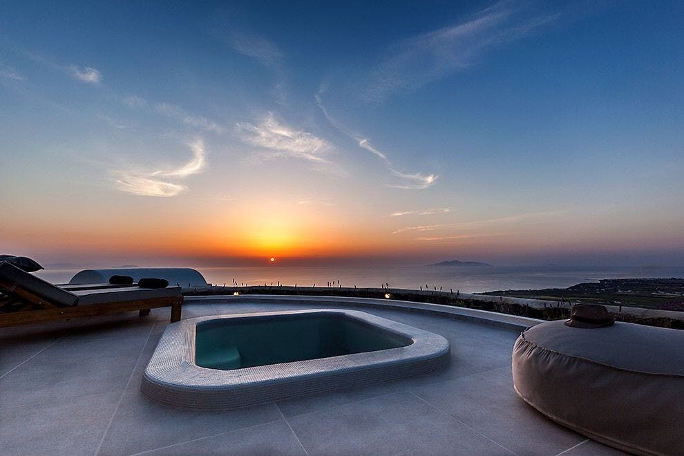 Villa Kallisti Imerovigli Santorini: Luxury 3-Bedroom Apartment with Hot Tub and Sea Views, Santorini