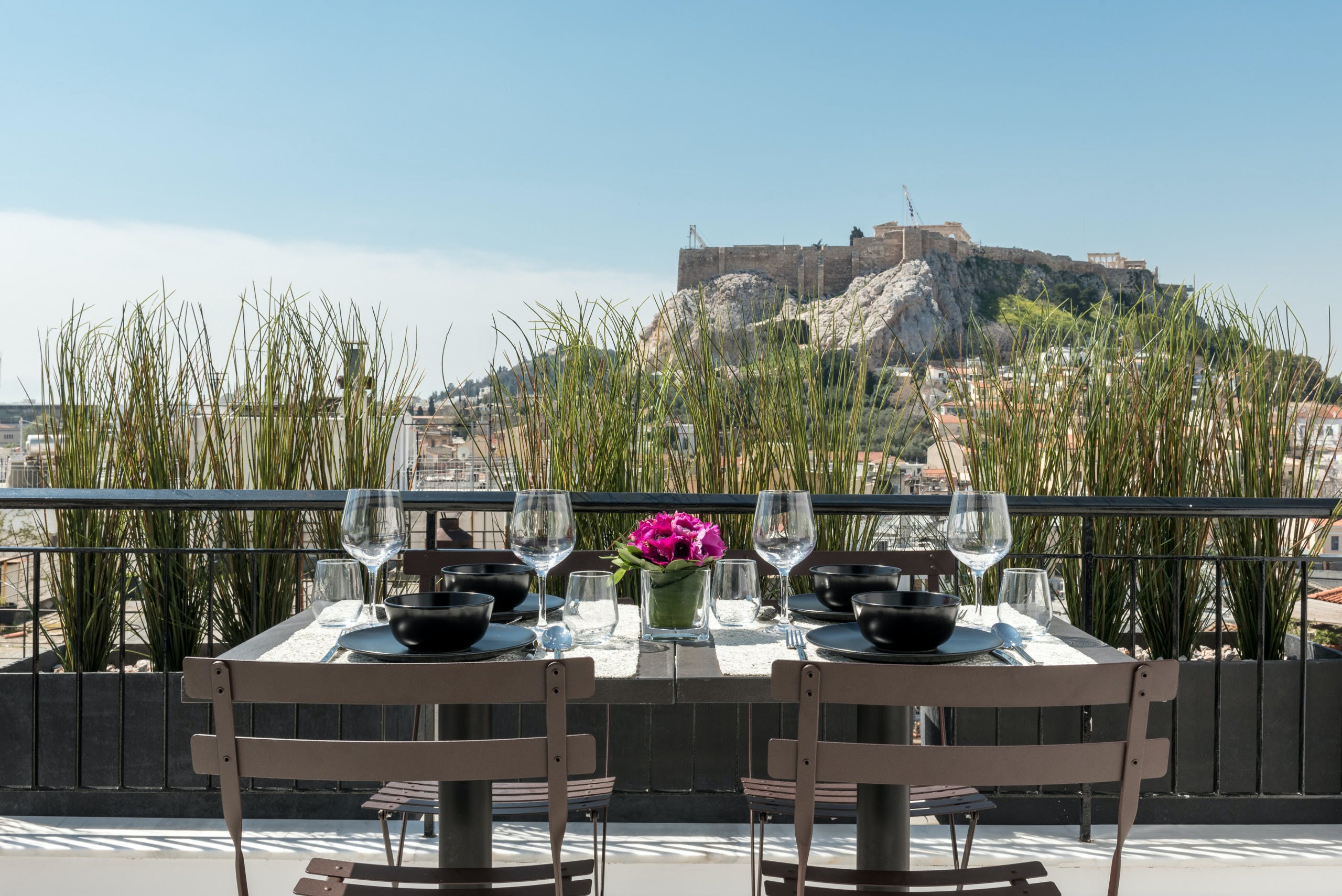 Villa Zephyros Kaisariani Athens: Charming 2-Bedroom Apartment Rental with Acropolis Views, Athens