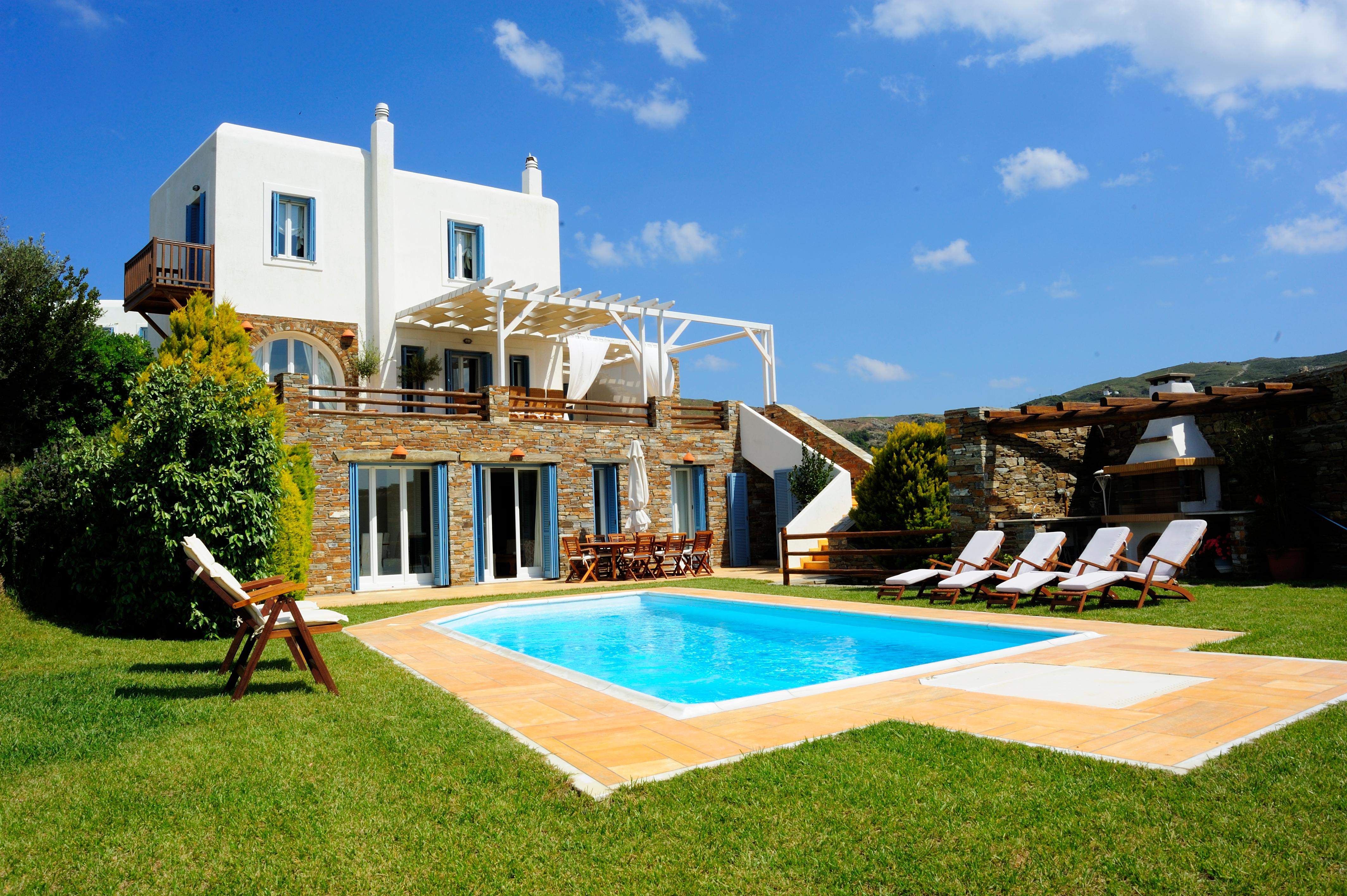 Villa Karydi Andros: Luxury 4-Bedroom Apartment with Private Pool and Sea Views, Andros