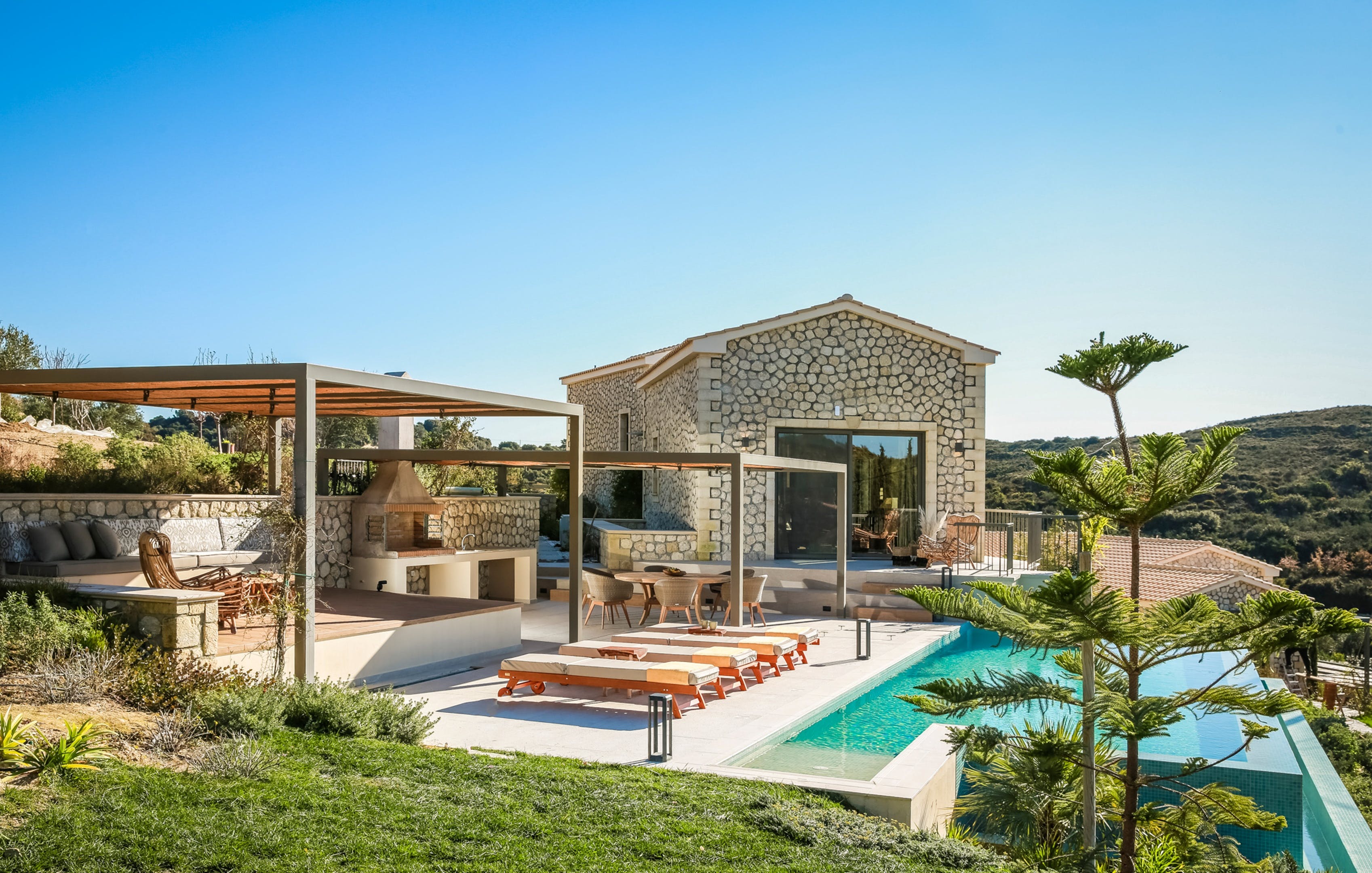 Villa Karydi Livathos: Luxury 3-Bedroom Apartment with Infinity Pool and Sea Views, Livathos