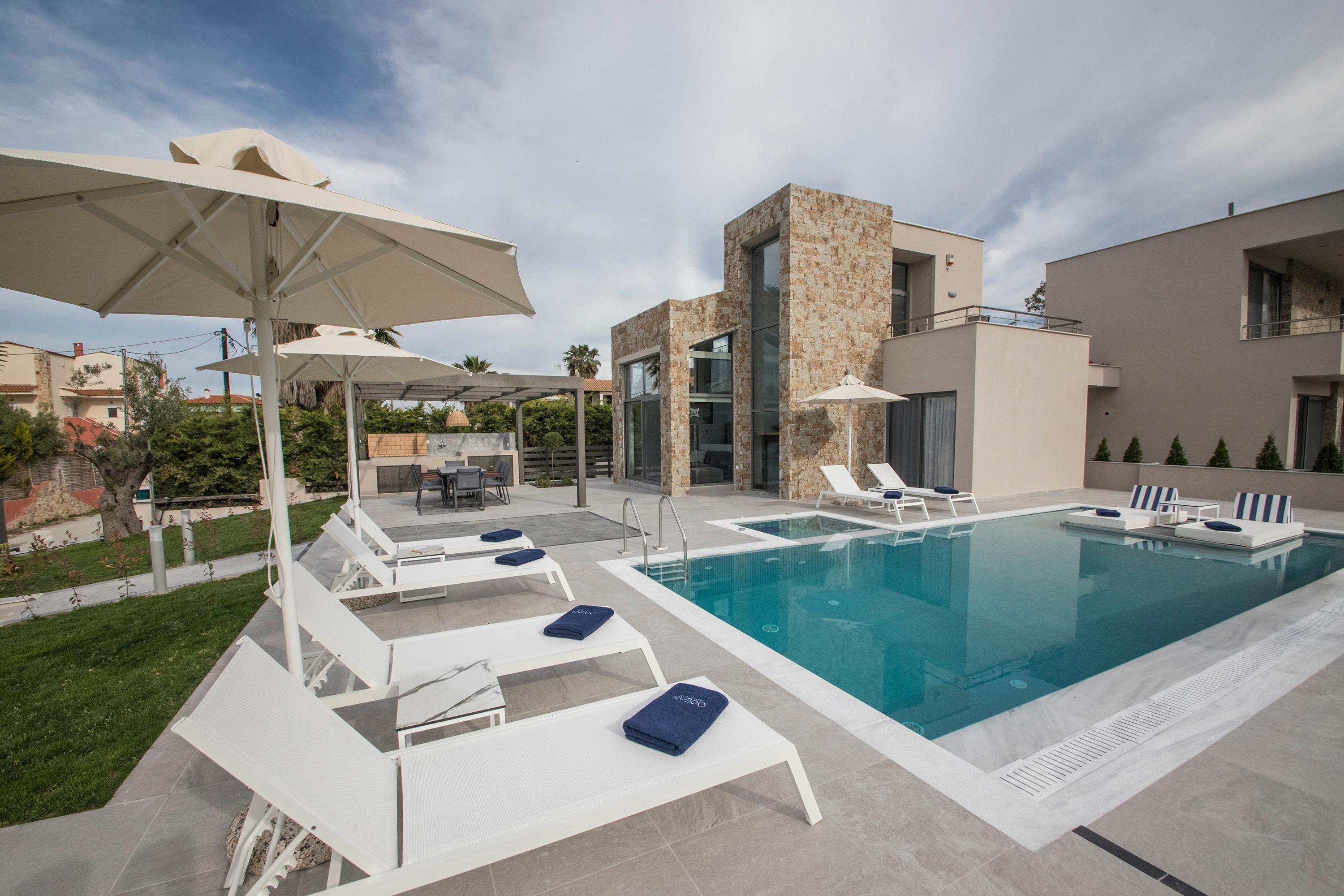 Villa Zephyros Armenistis Greece: Spacious 4-Bedroom Apartment with Pool and Sea Views, Halkidiki
