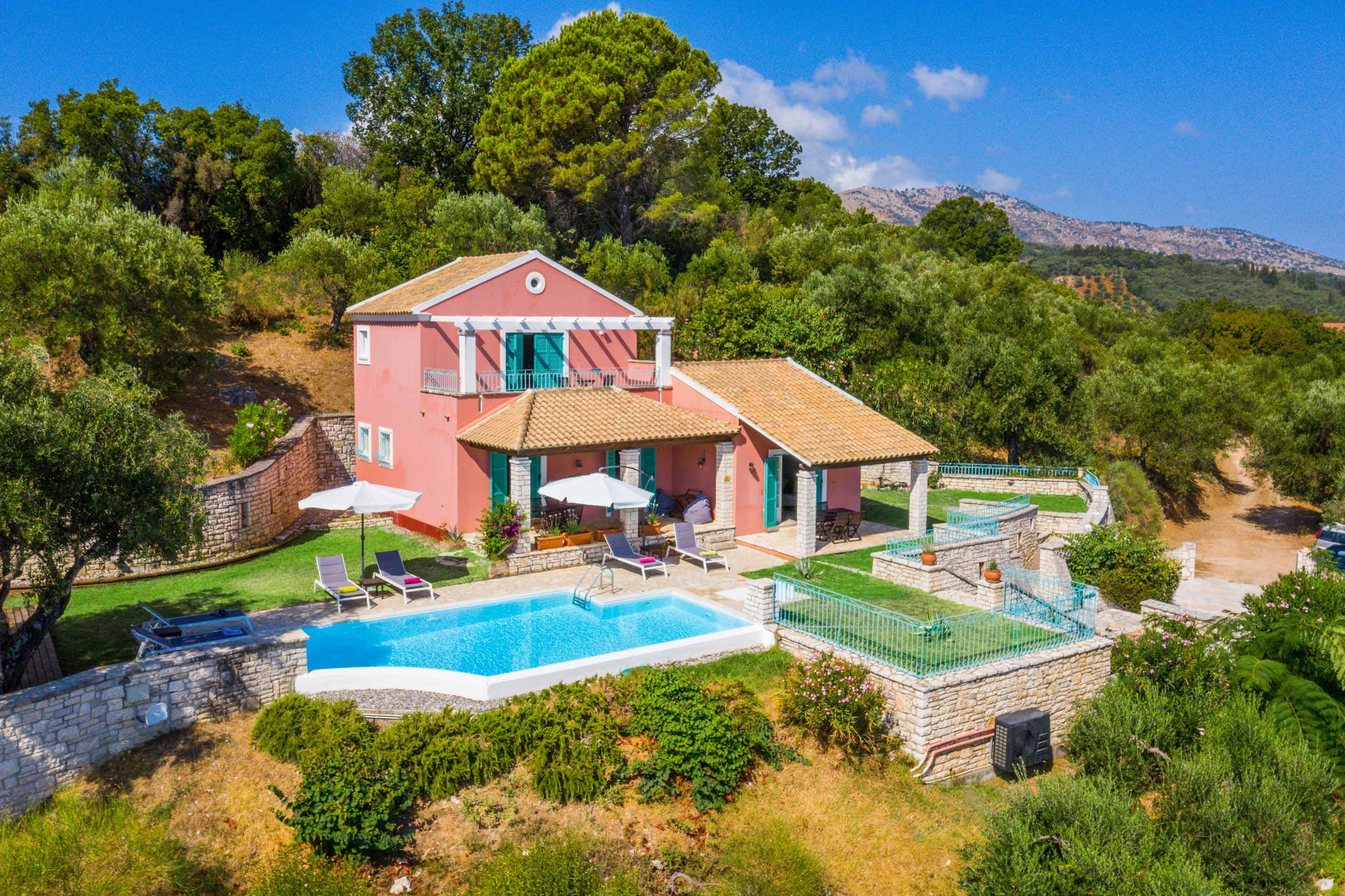 Villa Kassiopiros Kassiopi: Spacious 3-Bedroom Apartment with Pool and Sea Views, Kassiopi