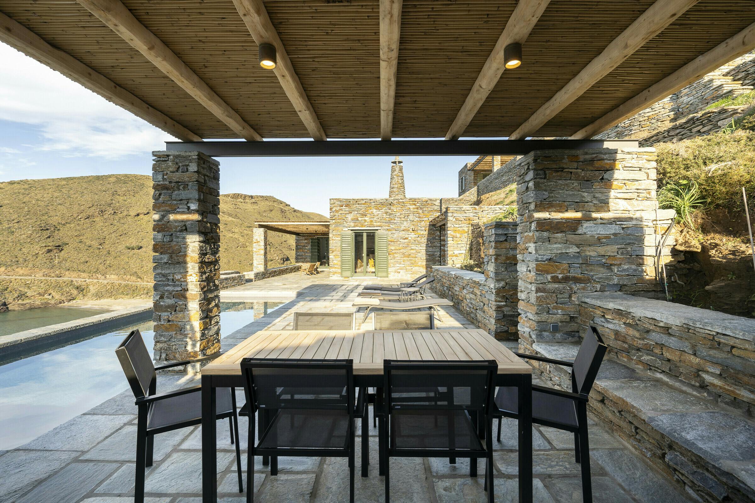 Villa Lysias Agios Nikolaos Kea: Luxury 3-Bedroom Villa with Infinity Pool and Sea Views, Kea