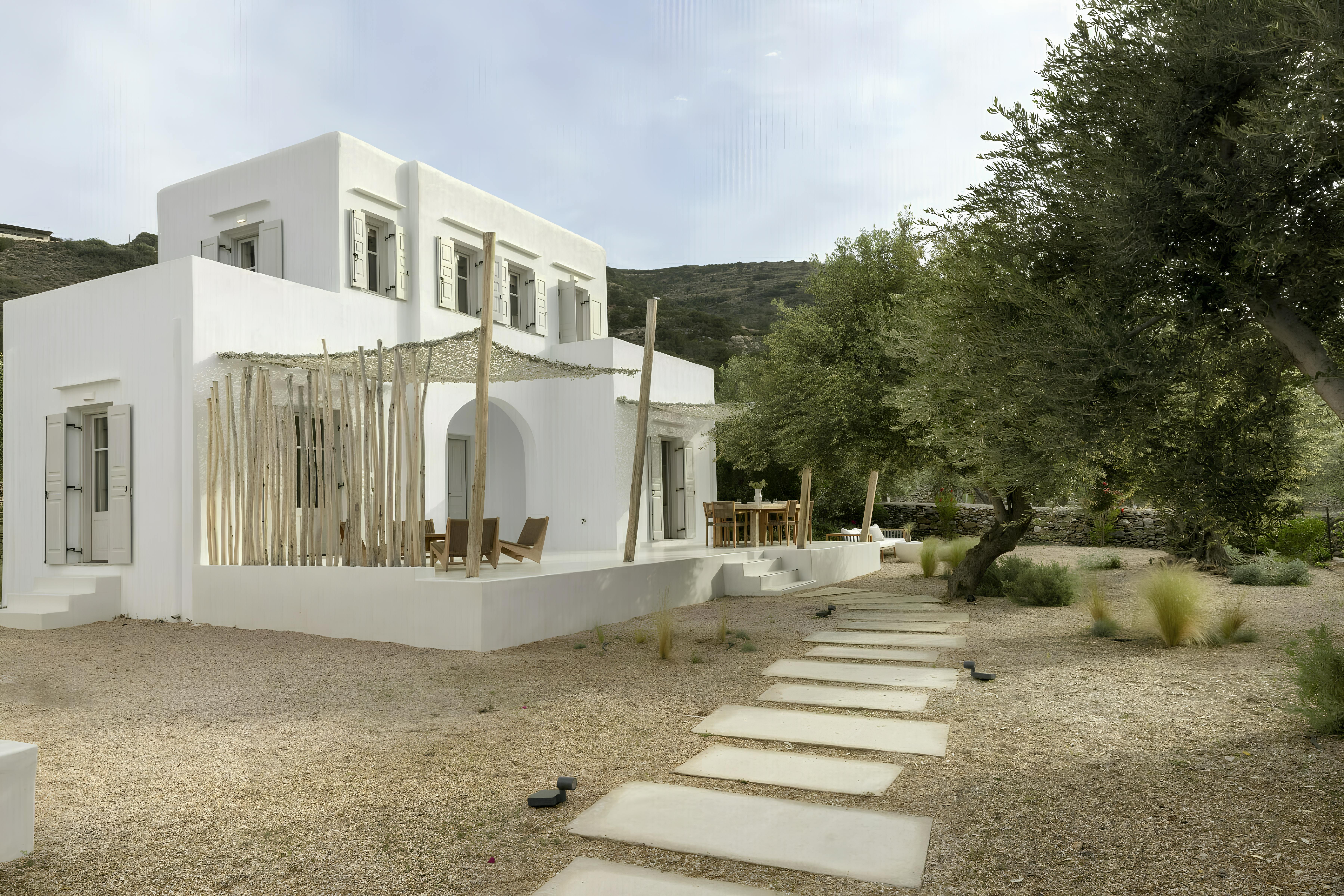 Villa Lefki Artemonas Sifnos: Luxury 2-Bedroom Villa with Shared Pool and Sea Views, Sifnos