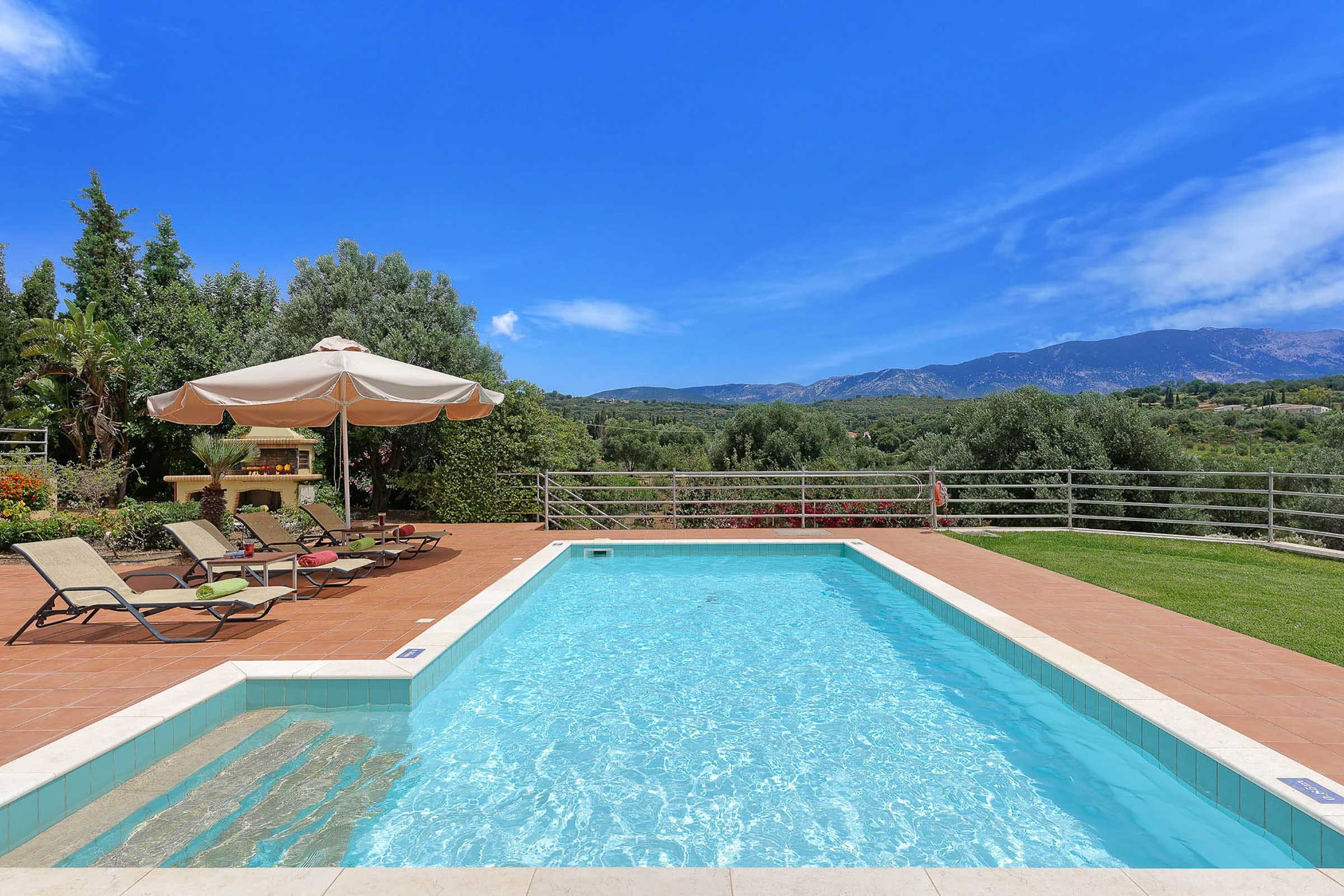 Villa Lefki Potamia Livathos: Charming 2-Bedroom Apartment with Private Pool and Sea Views, Livathos Kefallonia