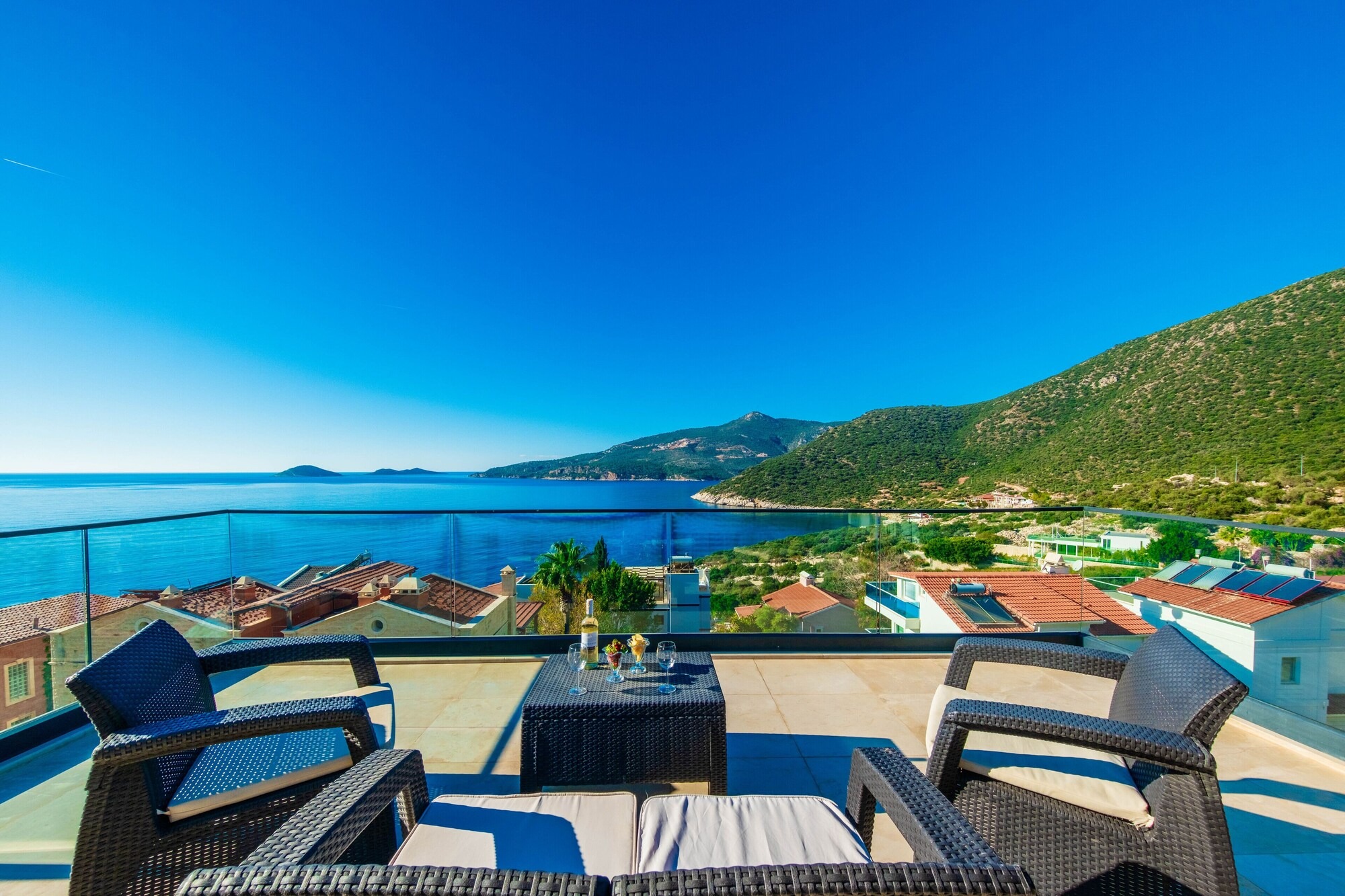 Villa Kemer Faliraki: Spacious 4-Bedroom Apartment with Infinity Pool and Sea Views, Faliraki