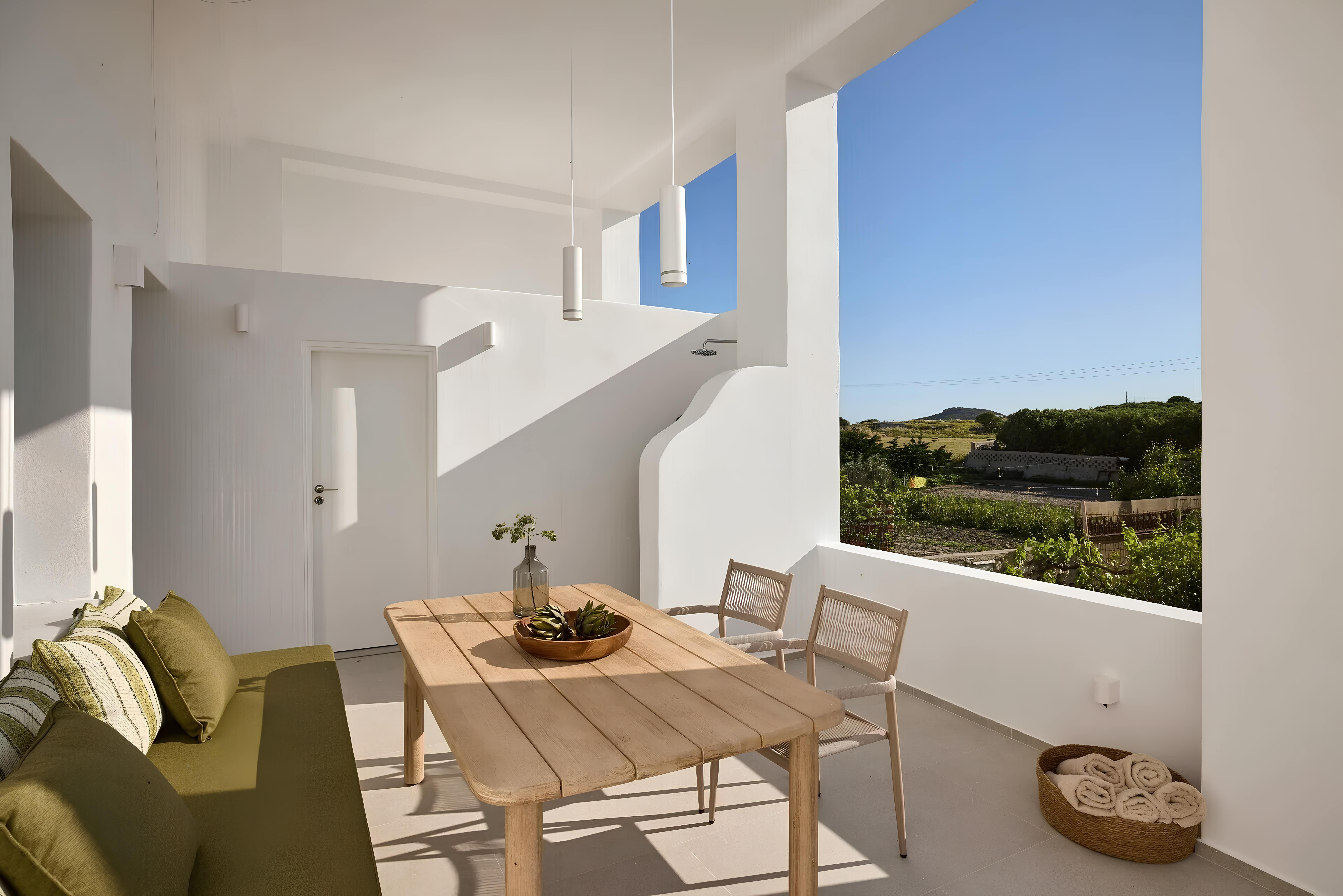 Villa Lefki Phylakopi Milos: Luxury 2-Bedroom Villa with Sea View and Hot Tub, Milos